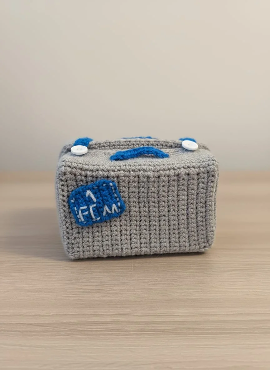 029 Koffer geschlossen von Maus im Koffe                                