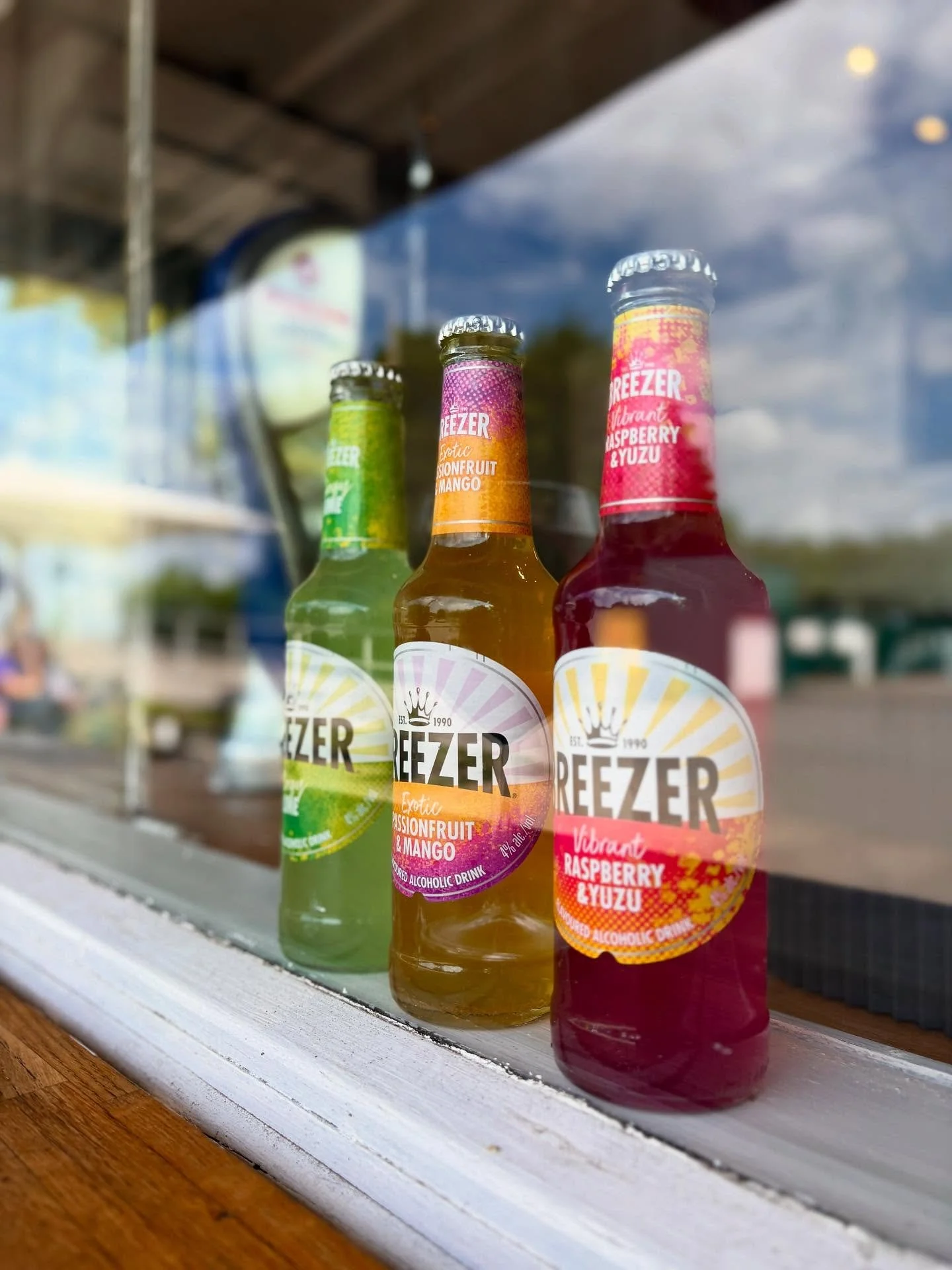 Dryckesnyheter p&aring; Ribban!

V&auml;lkommen till oss f&ouml;r n&aring;got gott att dricka, nu f&aring;r du dessutom ha drycken med dig ut p&aring; golfbanan! ⛳️🏌️&zwj;♀️🥂🍷🍹🍸

#malm&ouml; #ribban #ribersborg #sommar #sommarimalm&ouml; #strand