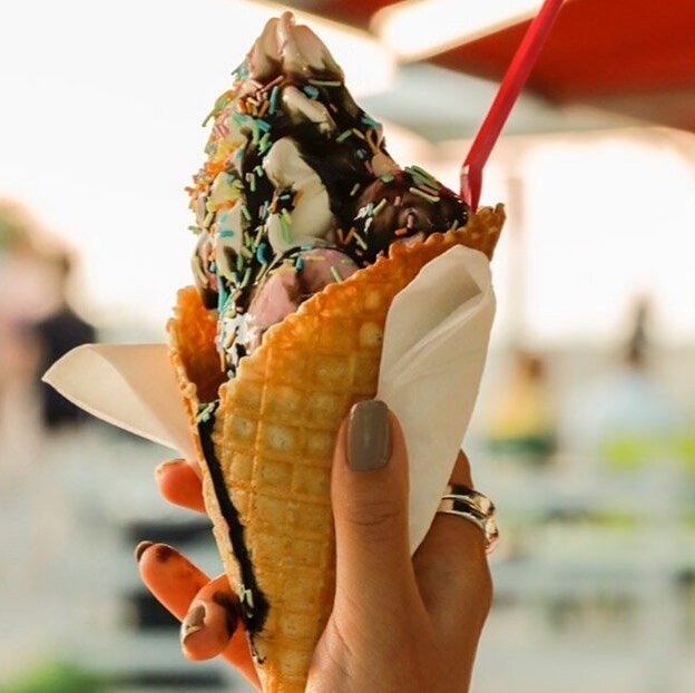 Kom ner till stranden f&ouml;r lite bad och glass, det &auml;r ju trotts allt l&ouml;rdag!
Vi ses i kiosken fram till 19:00.
Imorgon, s&ouml;ndag, har vi &ouml;ppet 11-19. Bra va? V&auml;lkomna!
.
.
.
.
.
#siaglass #sia #glass #malm&ouml; #malmo #mal