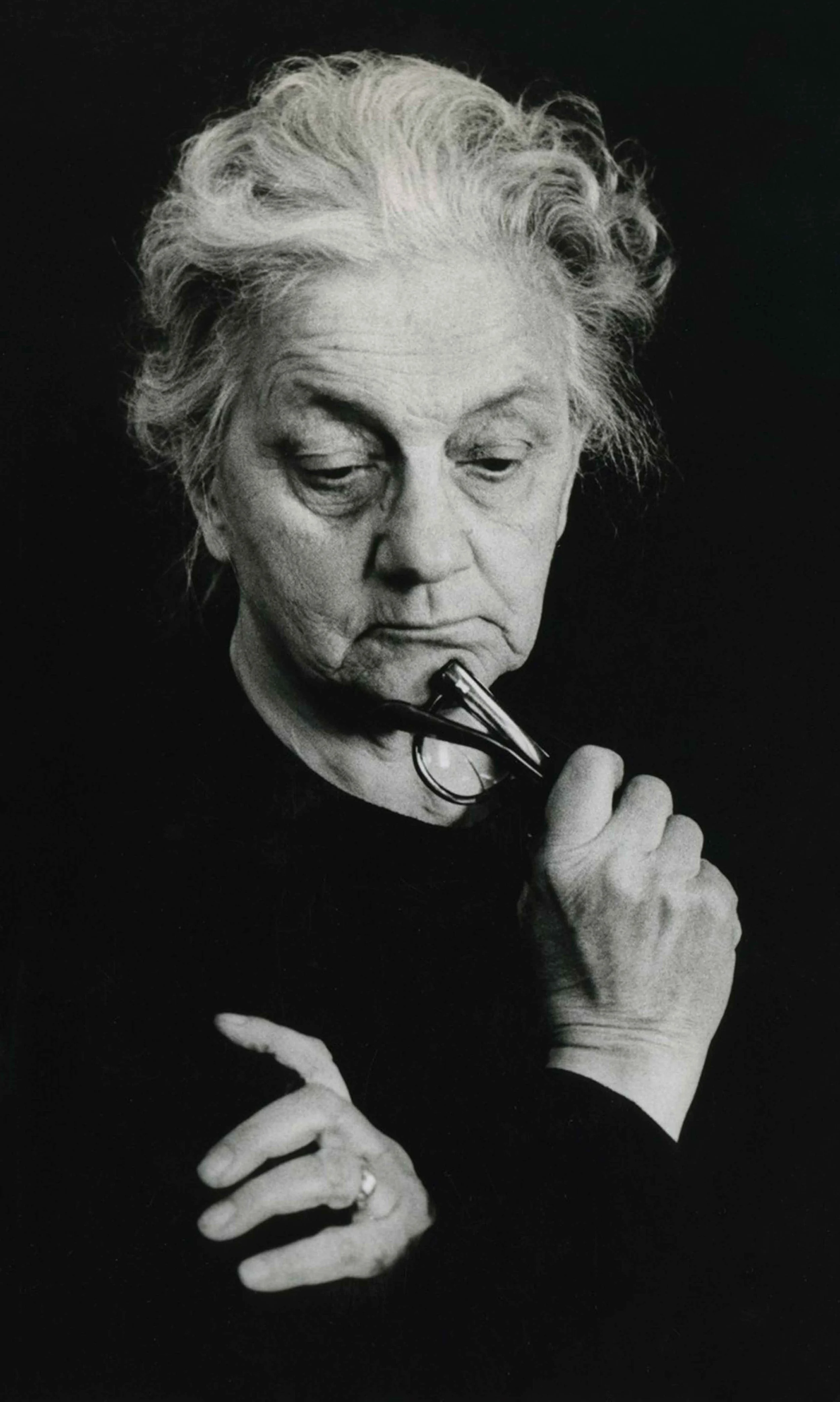 ELENE AKHVLEDIANI