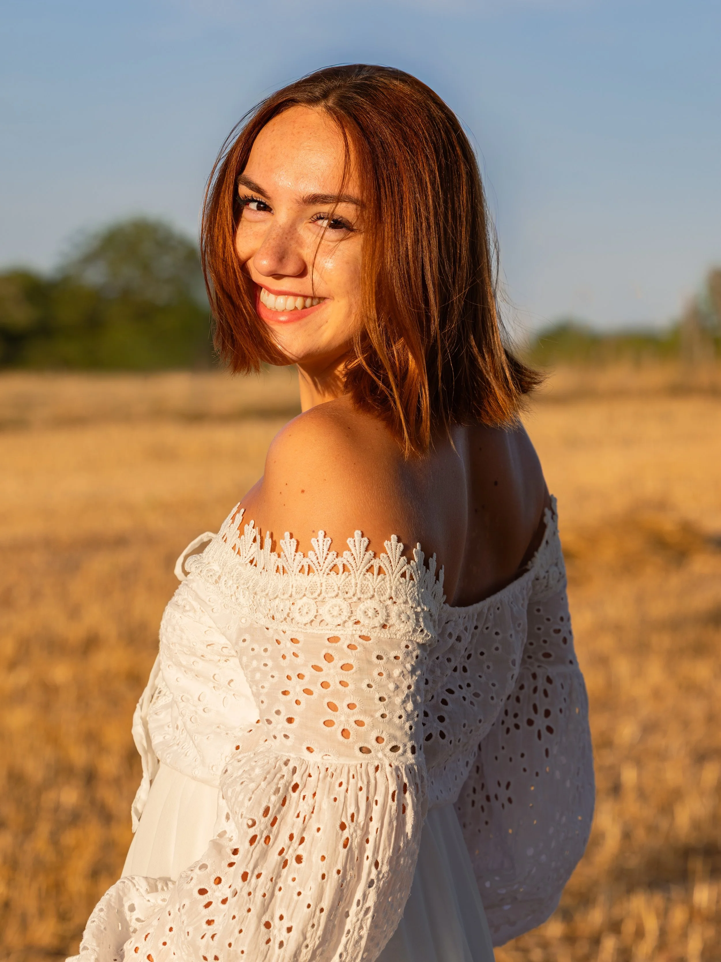 2026-07-21-Florine_Portrait_sunset_champs-16.jpg