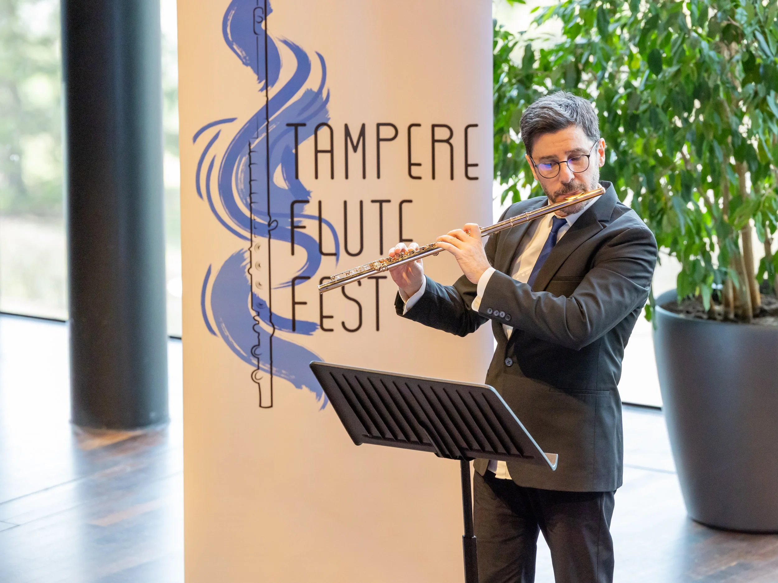photographer-flute-concert.jpg
