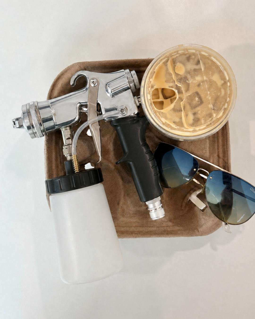 Two of our summer essentials ☀️☕️

A fresh glow from @danatheaesthetician, then a coffee from @real.food.co to top it off. 

Just feels right ✨

#SprayTan #SunlessTan #CoffeandTan #SummerGlow #Skincare #HealthySkin #SmallBusinessAppreciation #Support