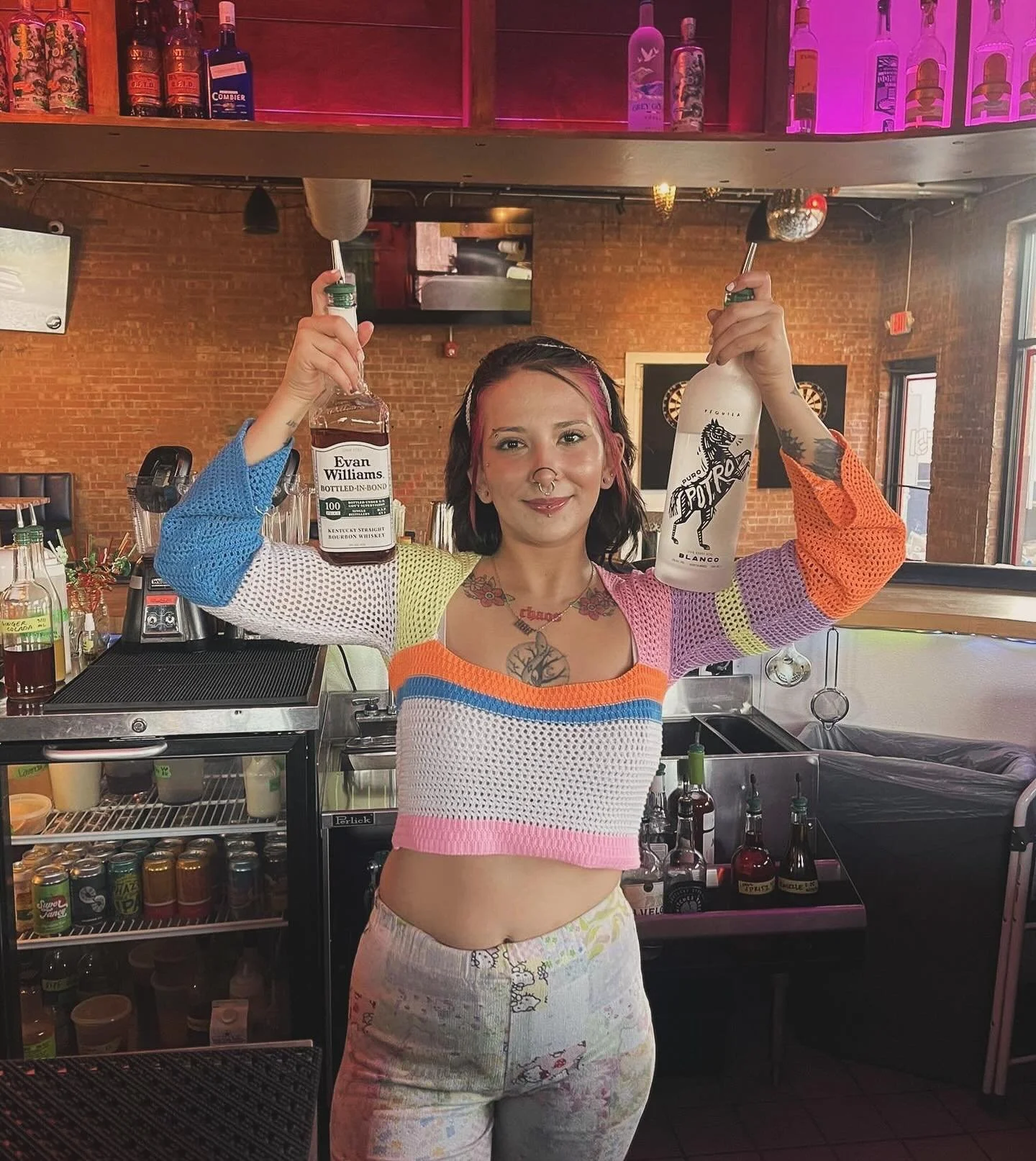 Battle of the Wells&hellip;.. which one are YOU 🫵🏻 choosing?! 

Come hang with us, we&rsquo;re open 7 days a week! 💃🏻
ps&hellip; we have the Thunder Game on tonight with .75 cent Buffalo Wings, and Thunder drink specials 🤭