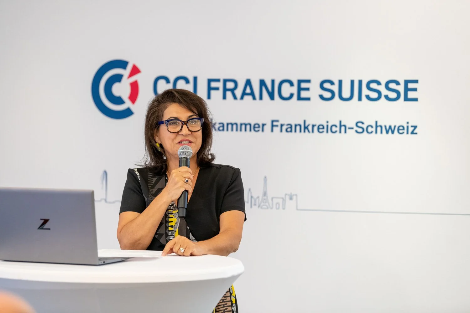 portrait d'un speaker lors d'une AG à Lausanne