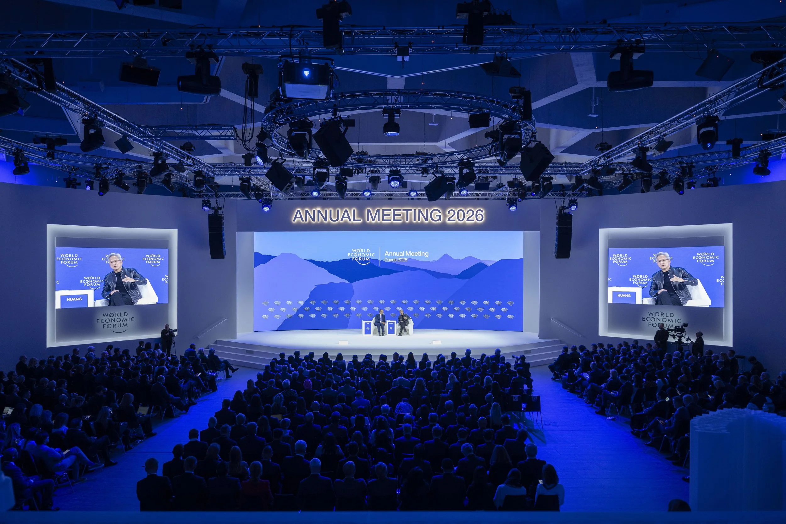 AM260121_conversation huang_©WEF_TBouvier_ 00017.jpg