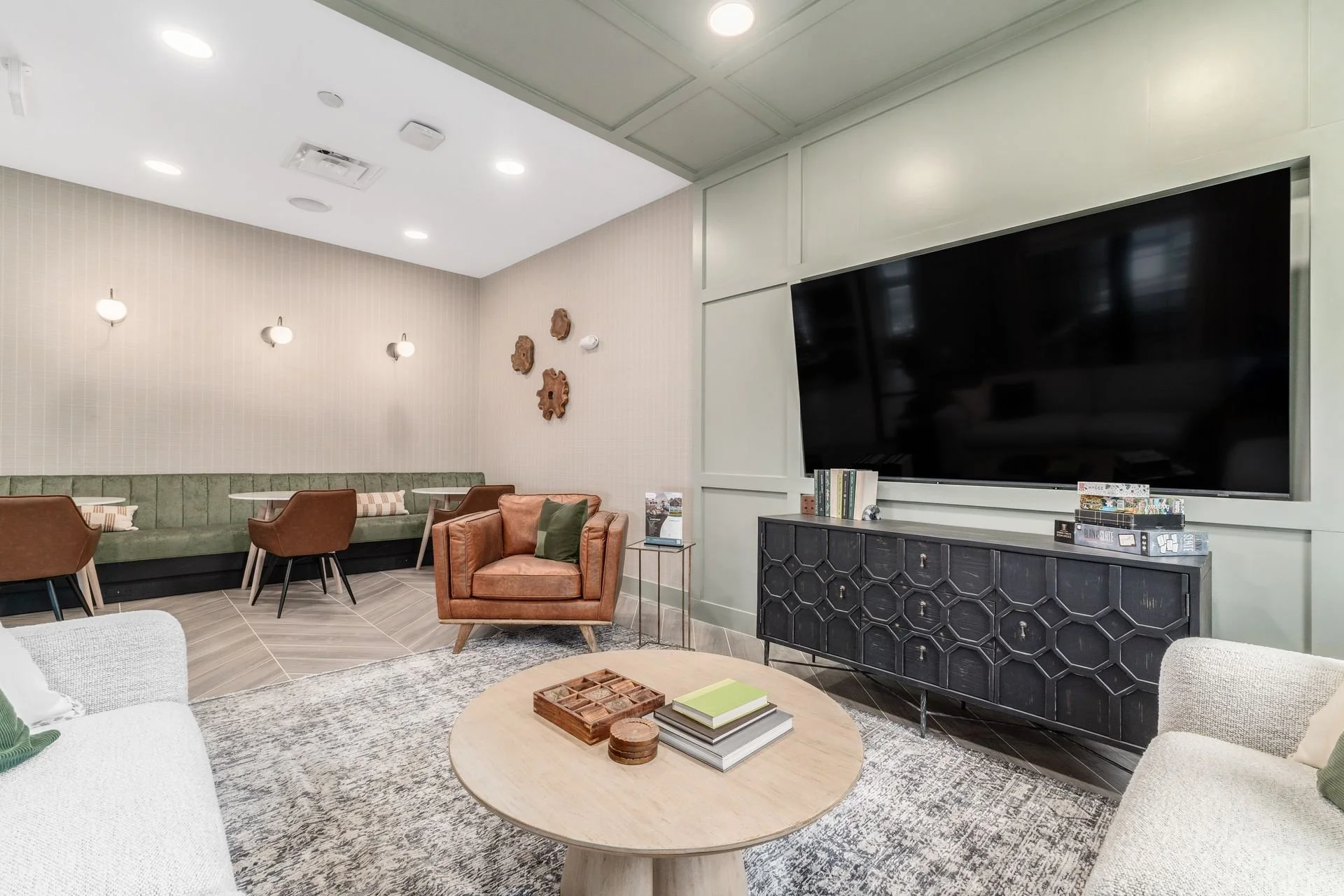 Greenway Vista | Apartments in Canal Winchester, OH | Clubhouse and Resident Lounge