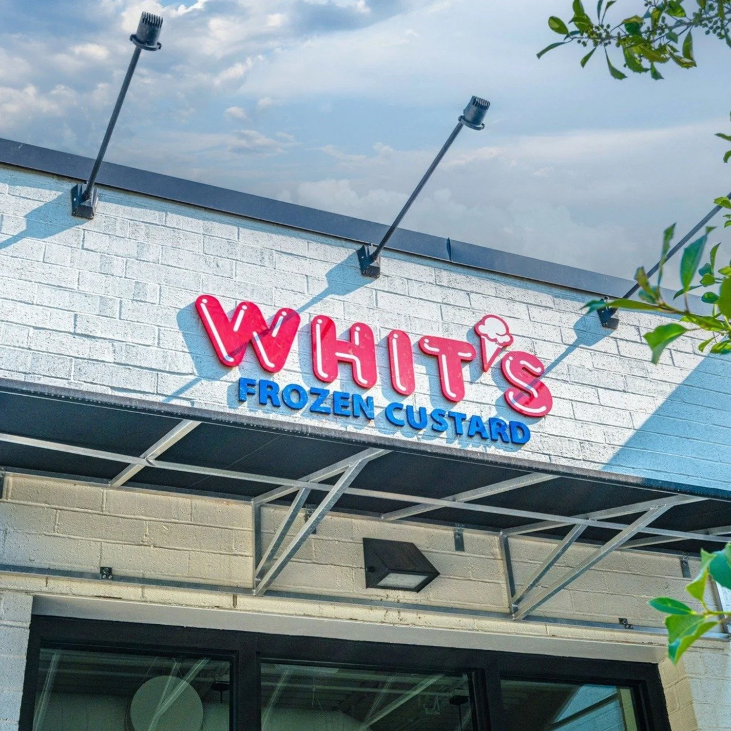 If you haven&rsquo;t tried the weekly special at Whit&rsquo;s yet, start there 🍦 It&rsquo;s an easy stop that somehow turns into a regular thing.

#GreenwayVista #CanalWinchesterOH #NewApartments #CentralOhioLiving #SweetTreats #LocalSpots