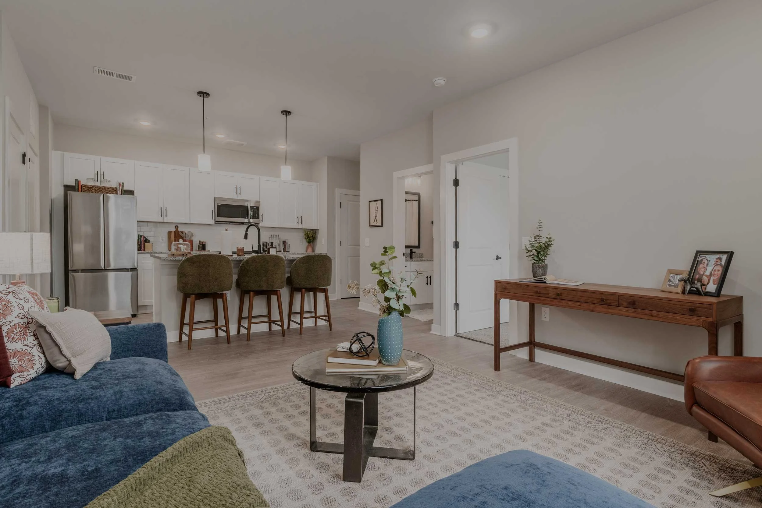 Greenway Vista | Apartments in Canal Winchester, OH | Living Room and Kitchen