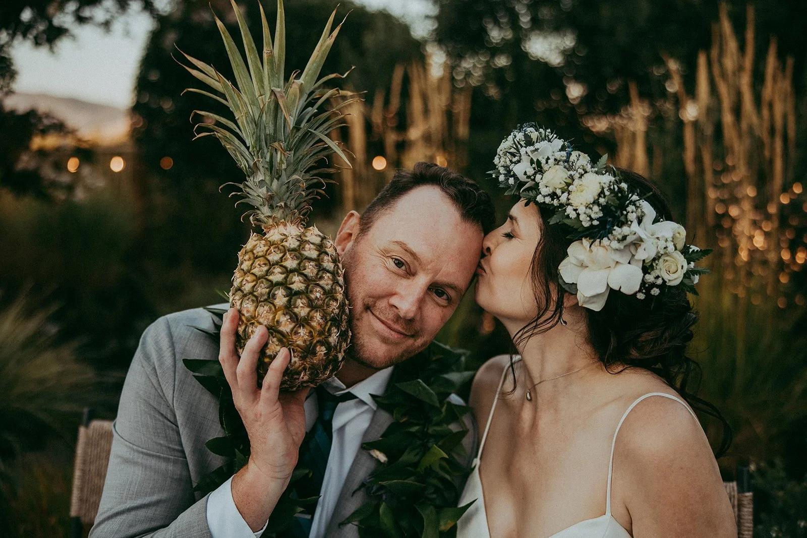 How to Pose Naturally in Wedding Photos (Even If You Feel Awkward)