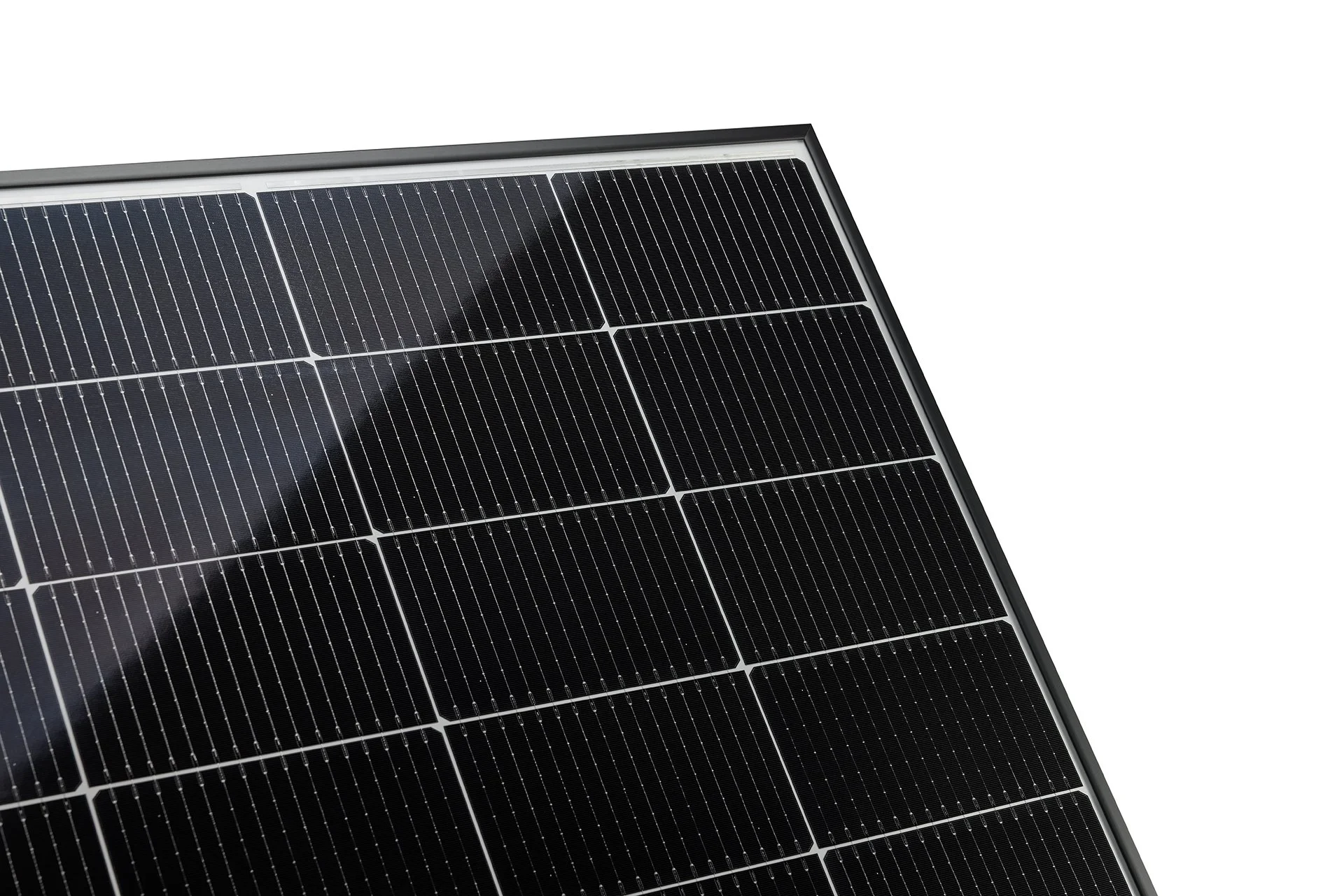 Q-Cells_Q.TRON Classic_Front_Corner_1716.jpg