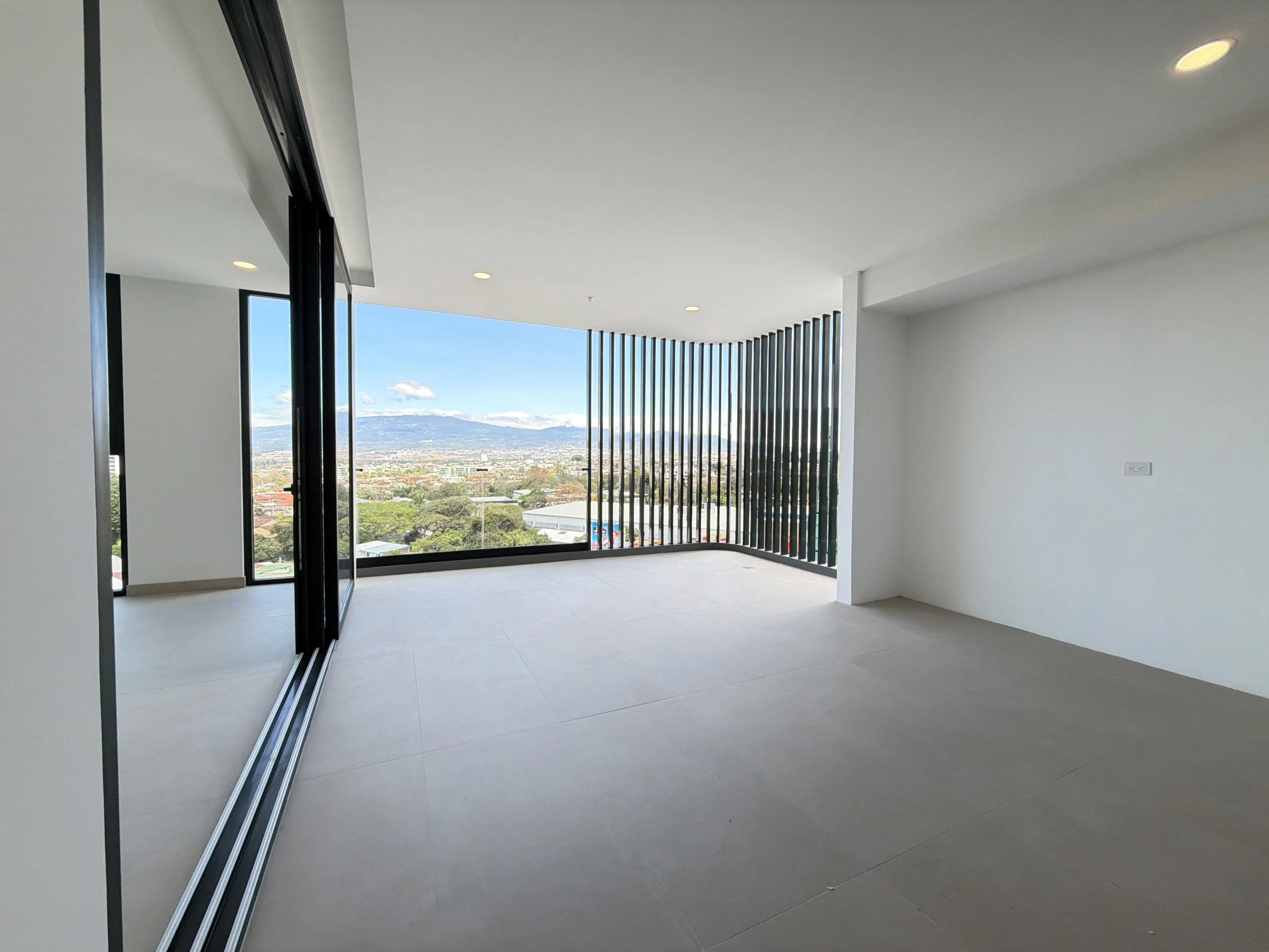 ALQUILER Penthouse EN ESCAZÚ