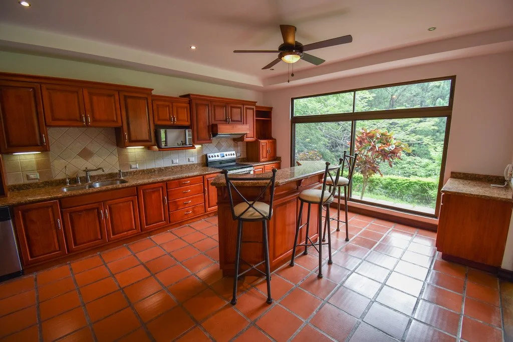 VENTA CASA GUACHIPELÍN