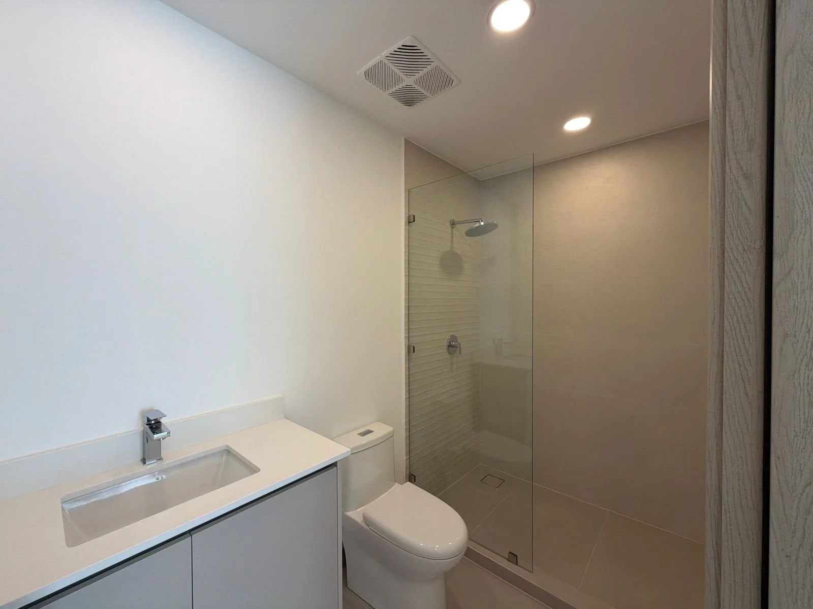 bcf86932-915d-44b1-89c6-669ab89c6148.jpg