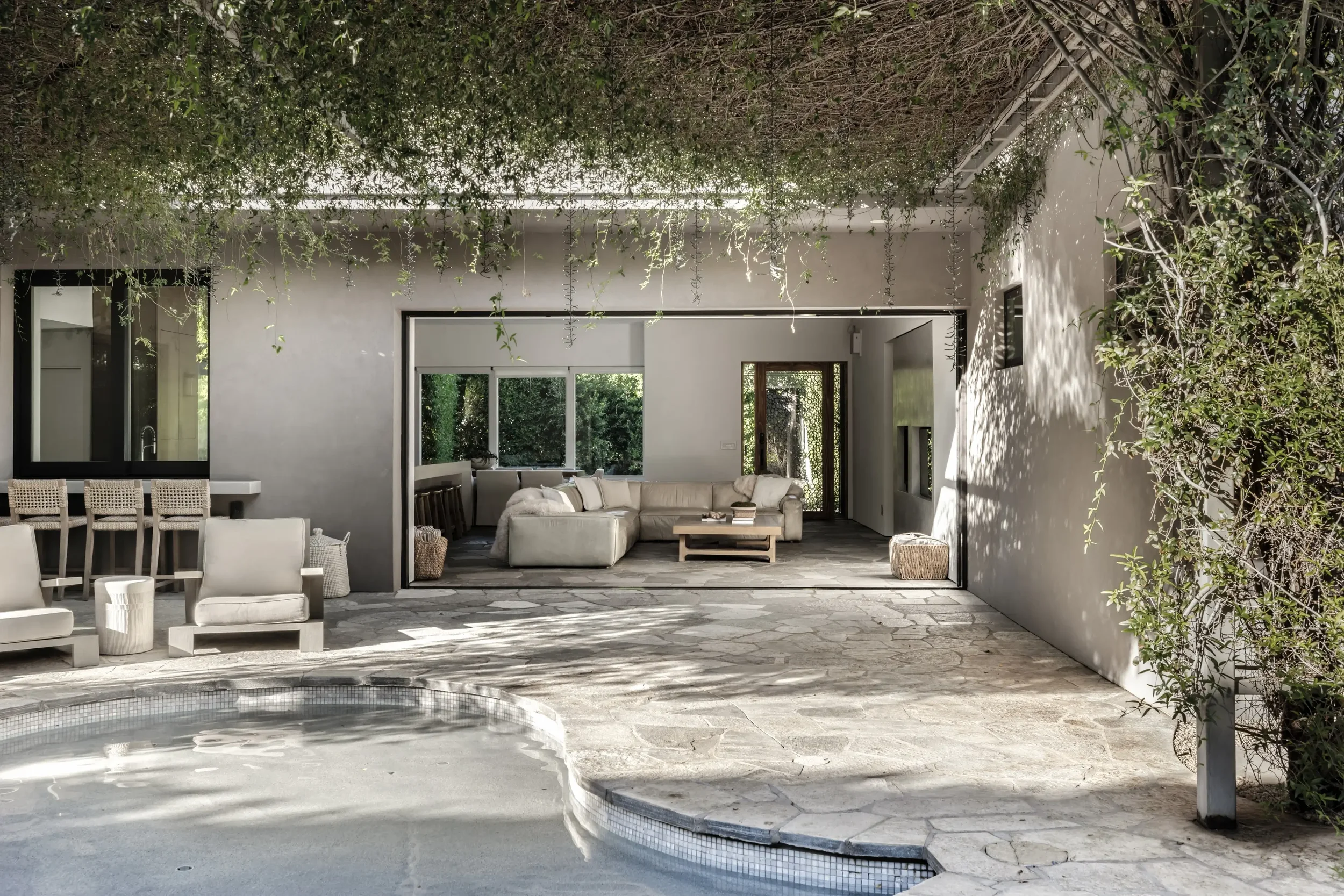 scottsdale-vacation-rentals-with-pool-private-outdoor-patio.webp