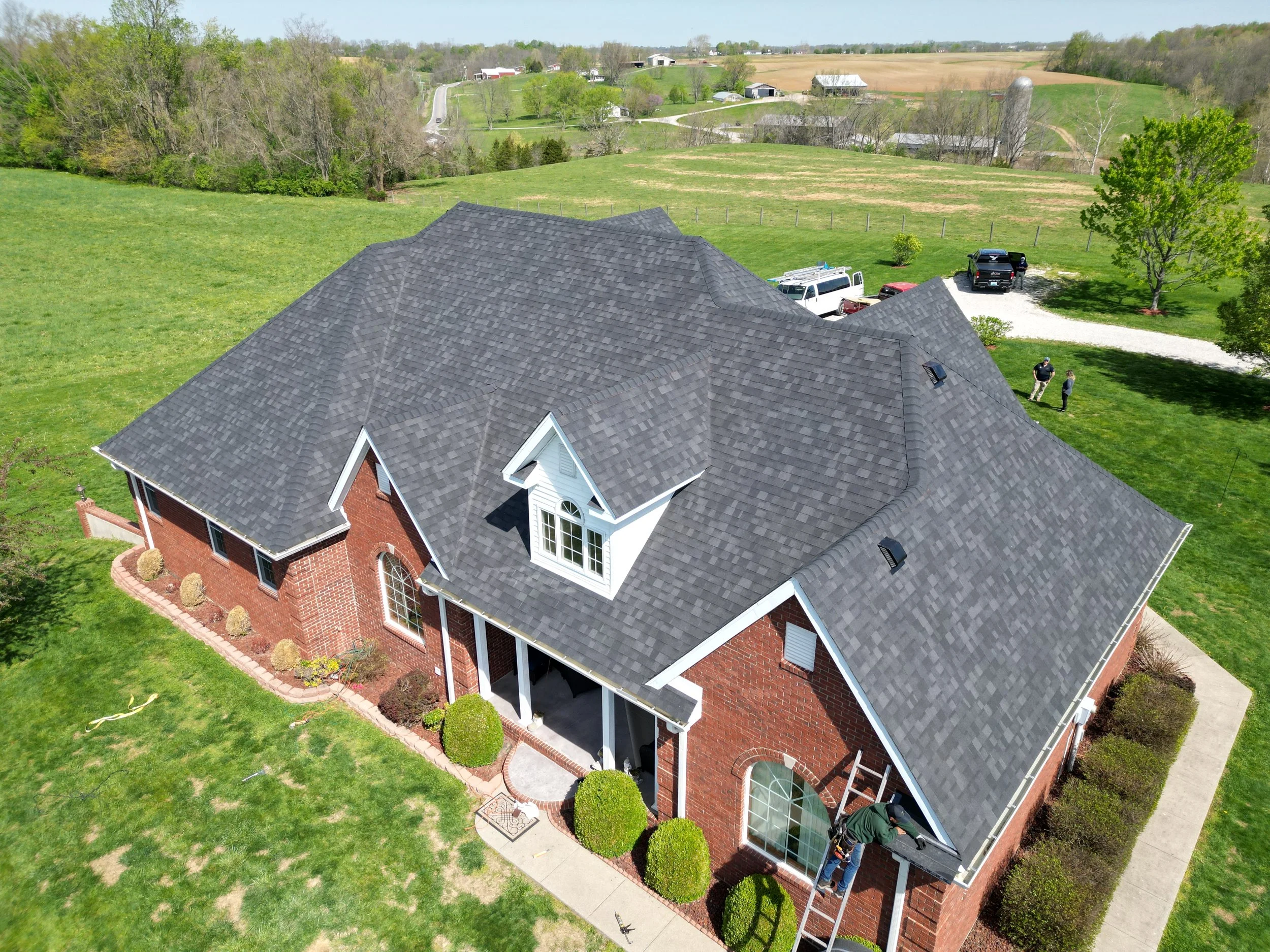 Owens Corning Duration Series in ONYX BLACK