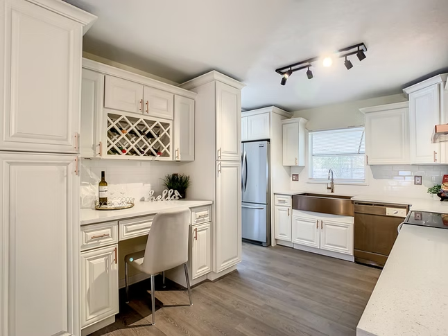 white_kitchen_2.png