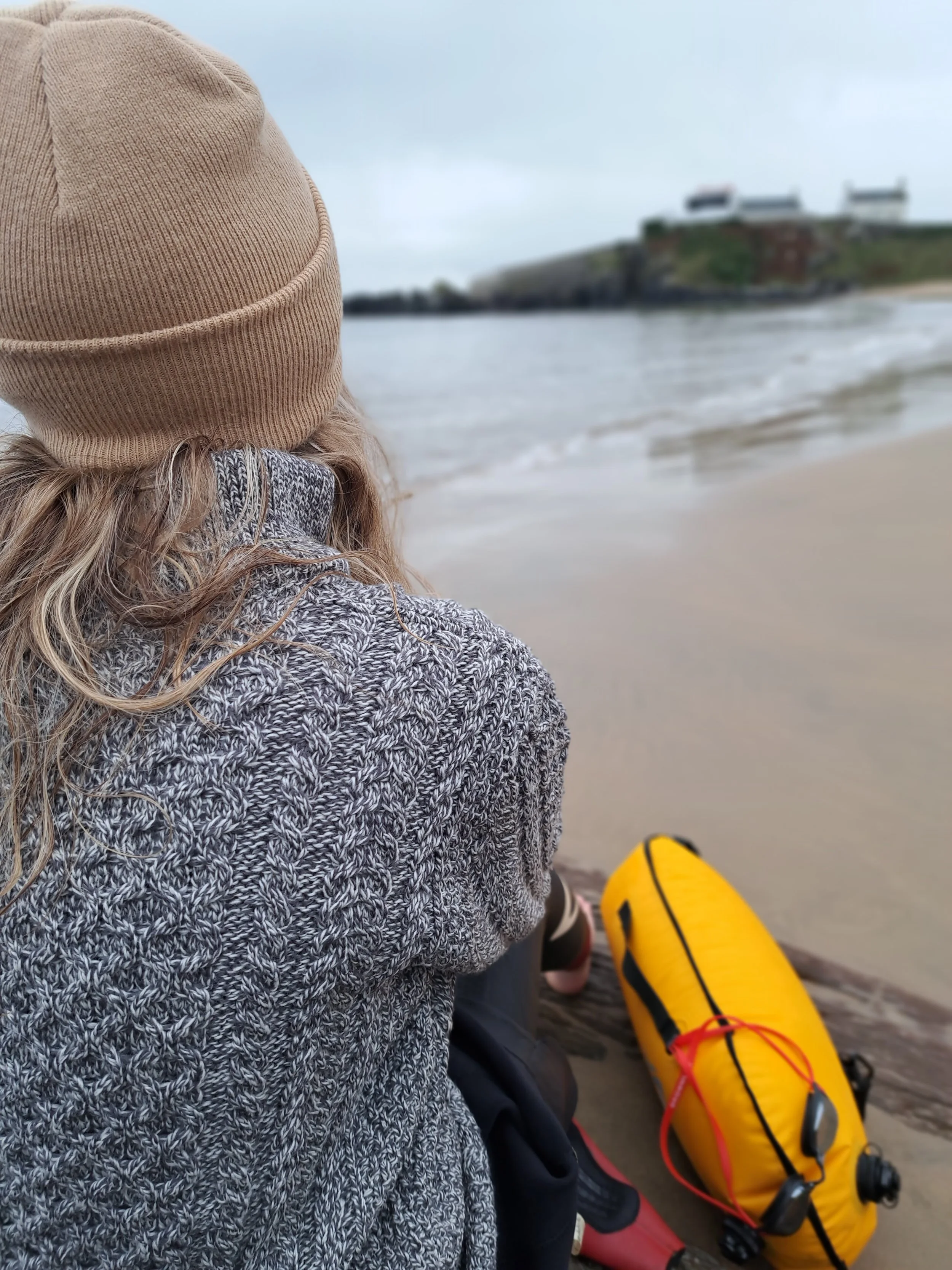 Aran charcole marl back image.jpg