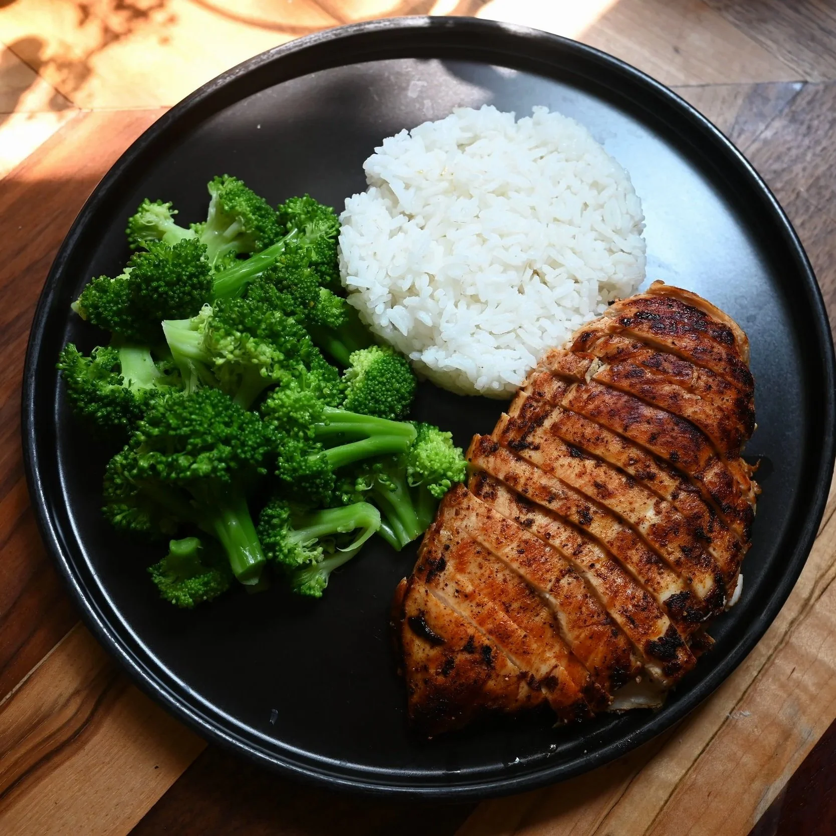Simply Seasoned Chicken Breast Plate