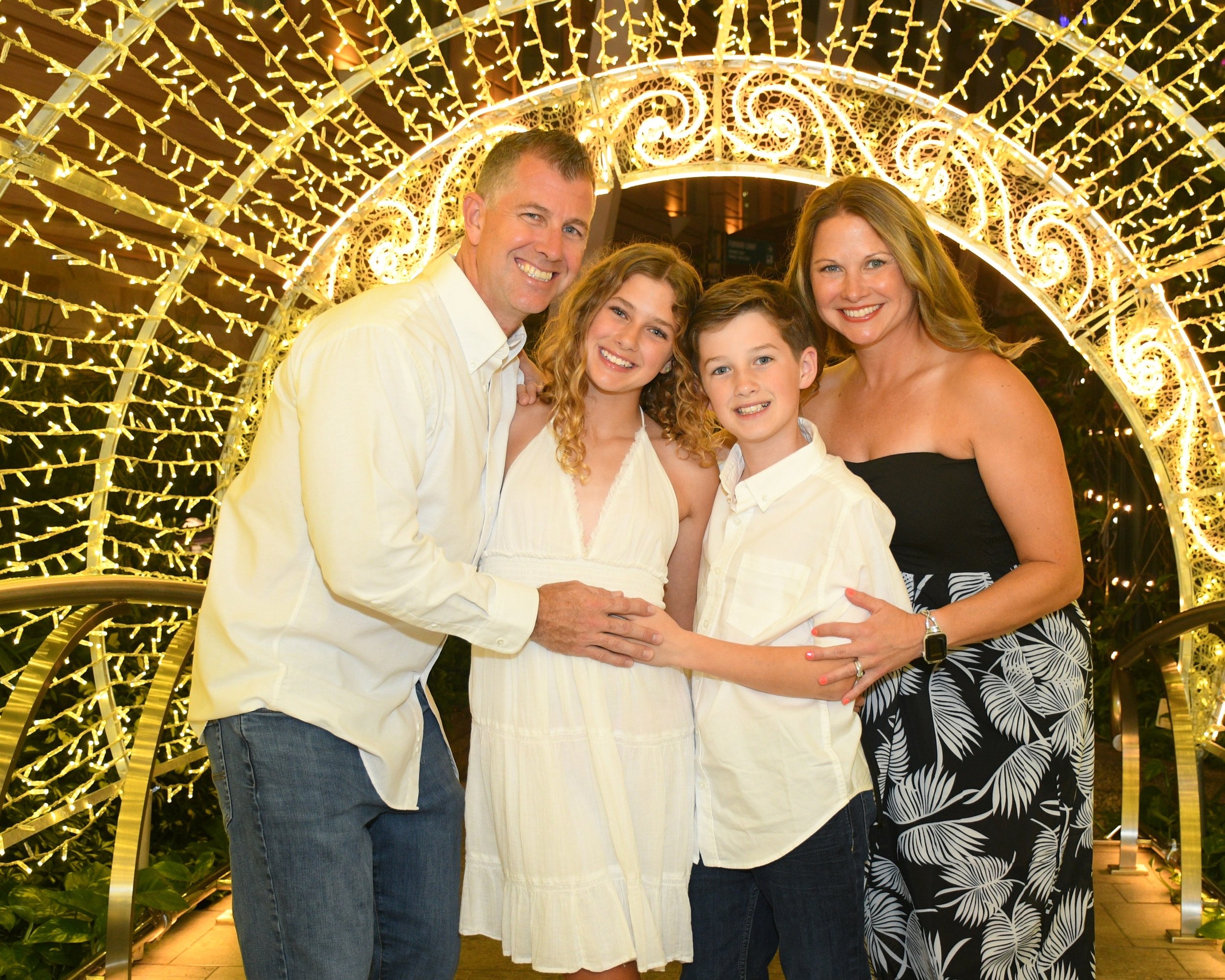 Family picture of the chiropractors of Healing Hands in Skokie