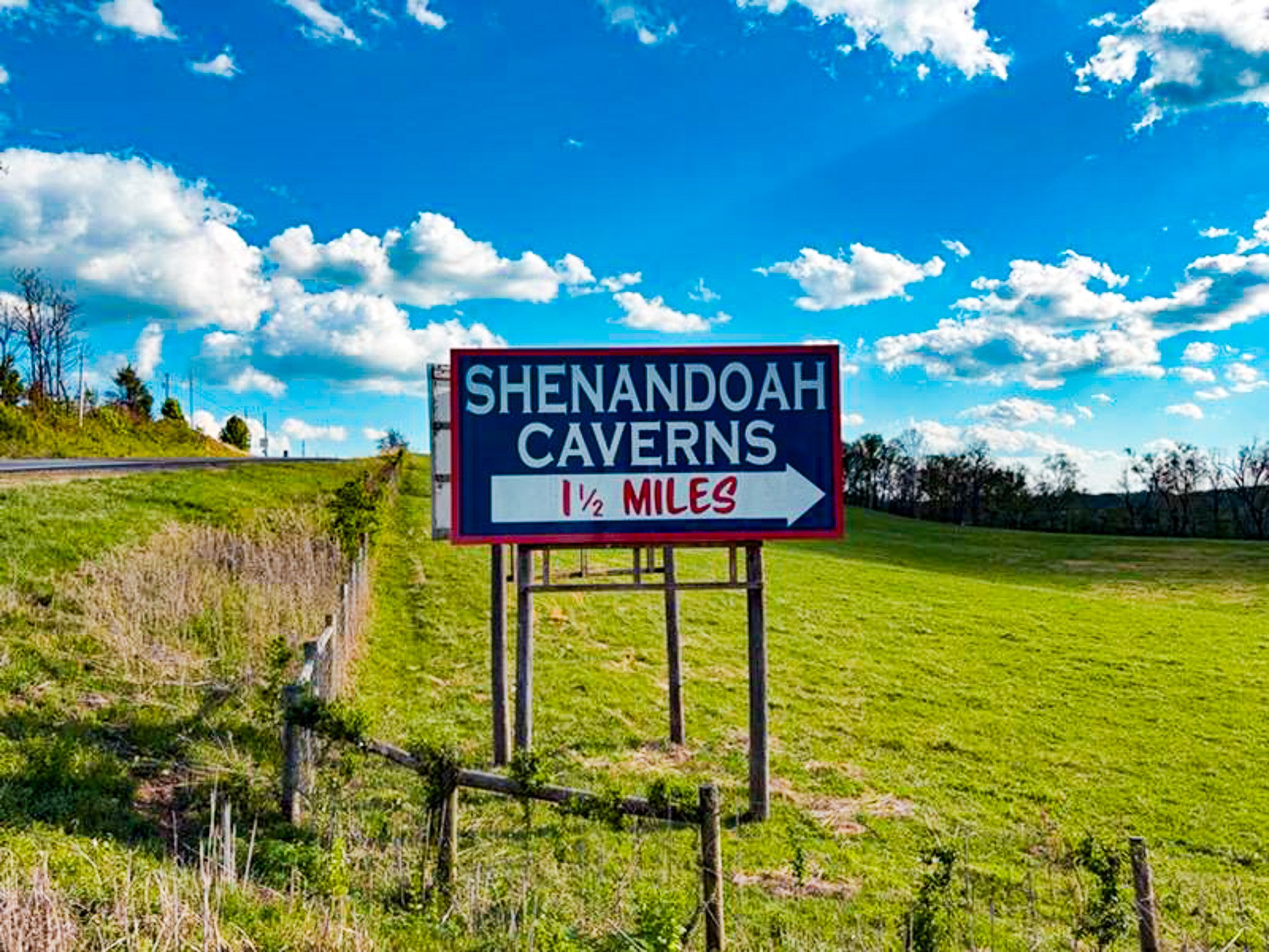 Shenandoah Caverns sign far New Market VA.jpg