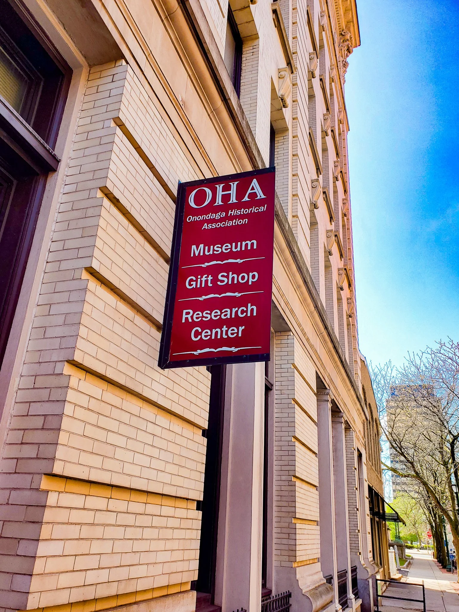 Onondaga Historical Association museum sign at Syracuse NY.jpg