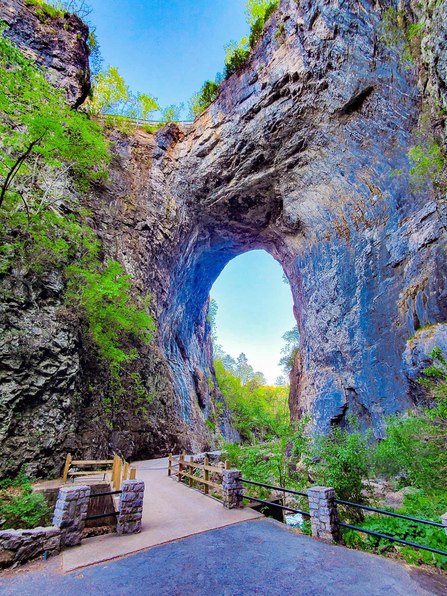 Arch with side wall Natural Bridge VA.jpg