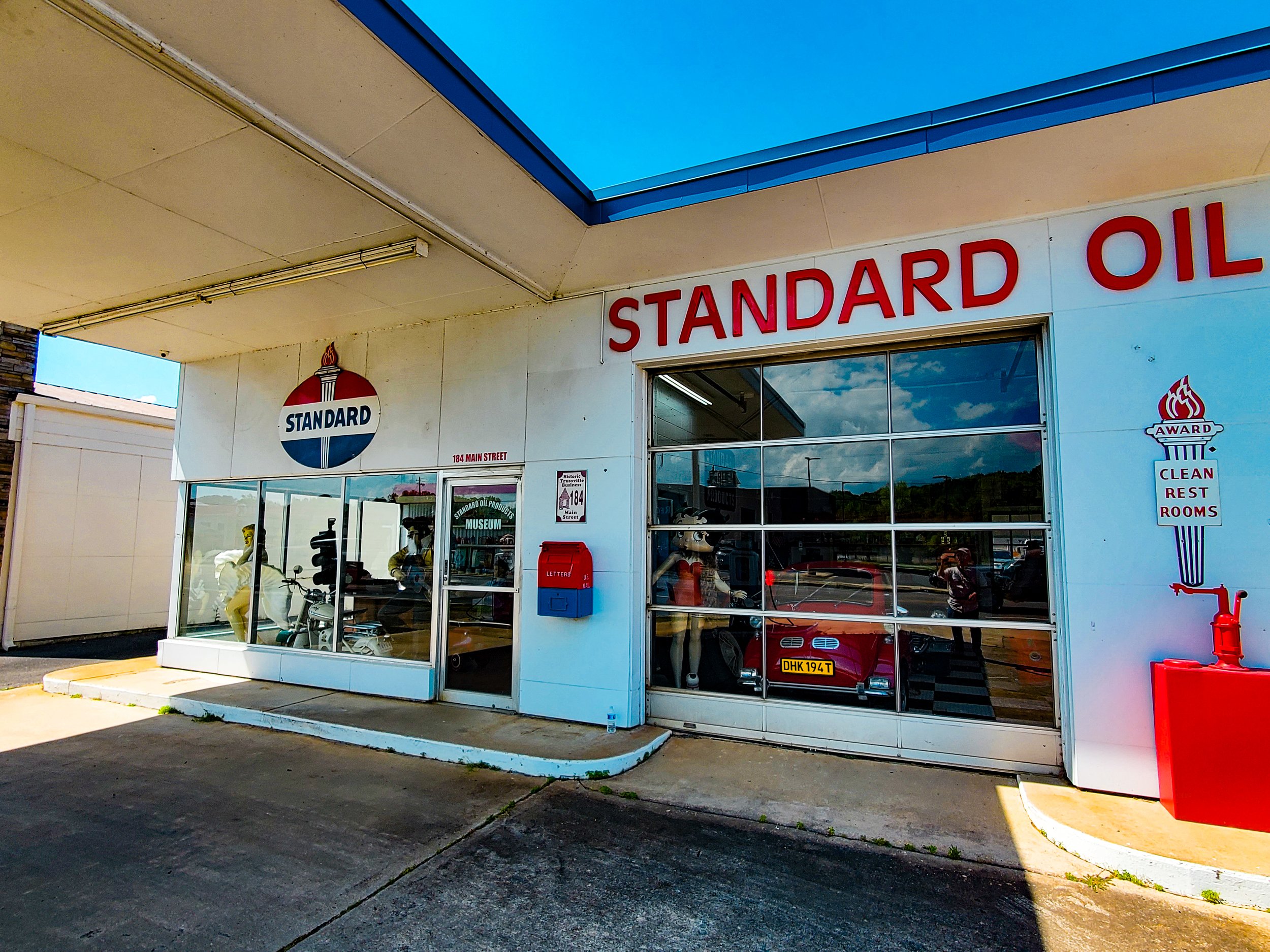 Classic Cars and Garage Museum