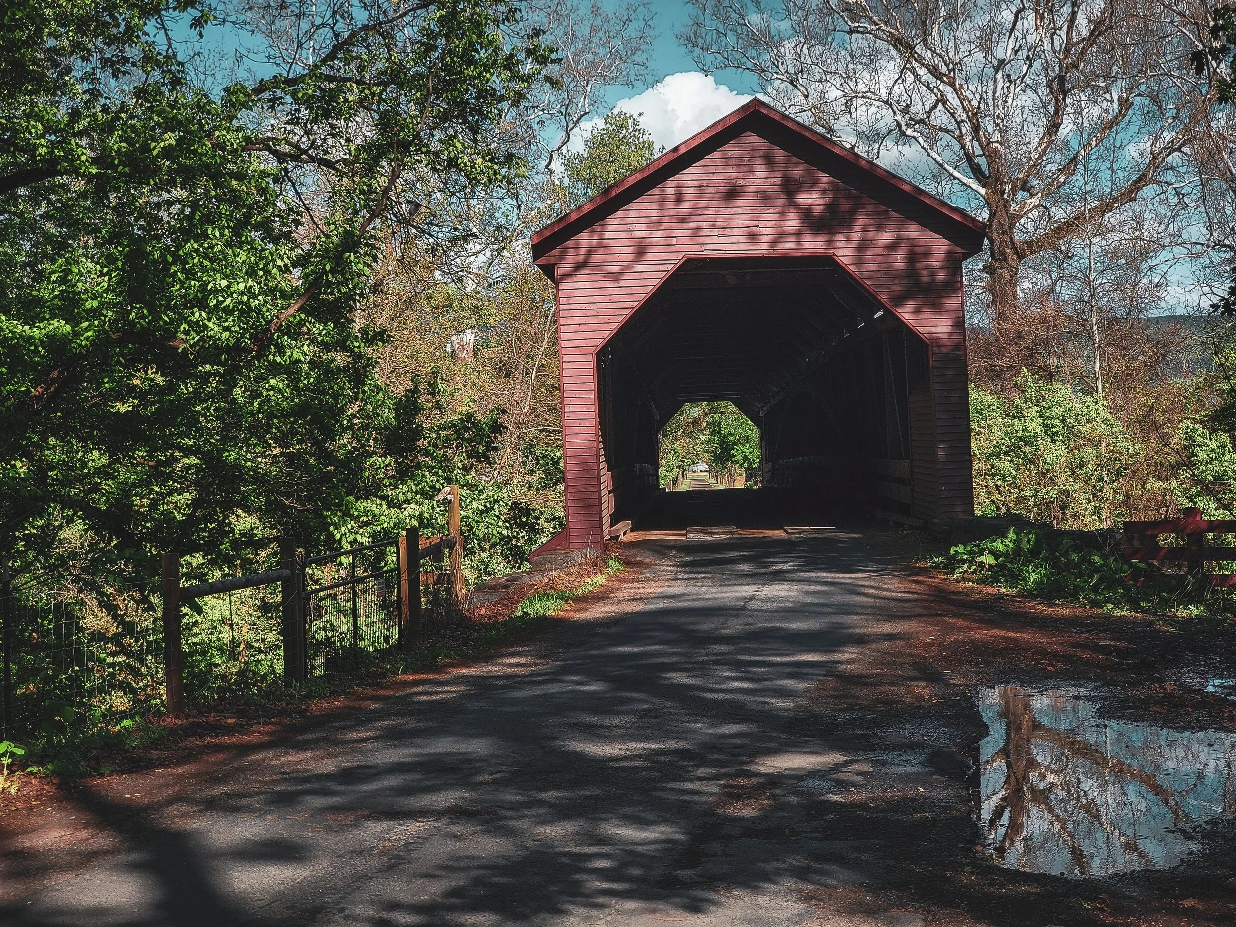 Meems Bottom covered bridge entrance Mt Jackson VA.jpg
