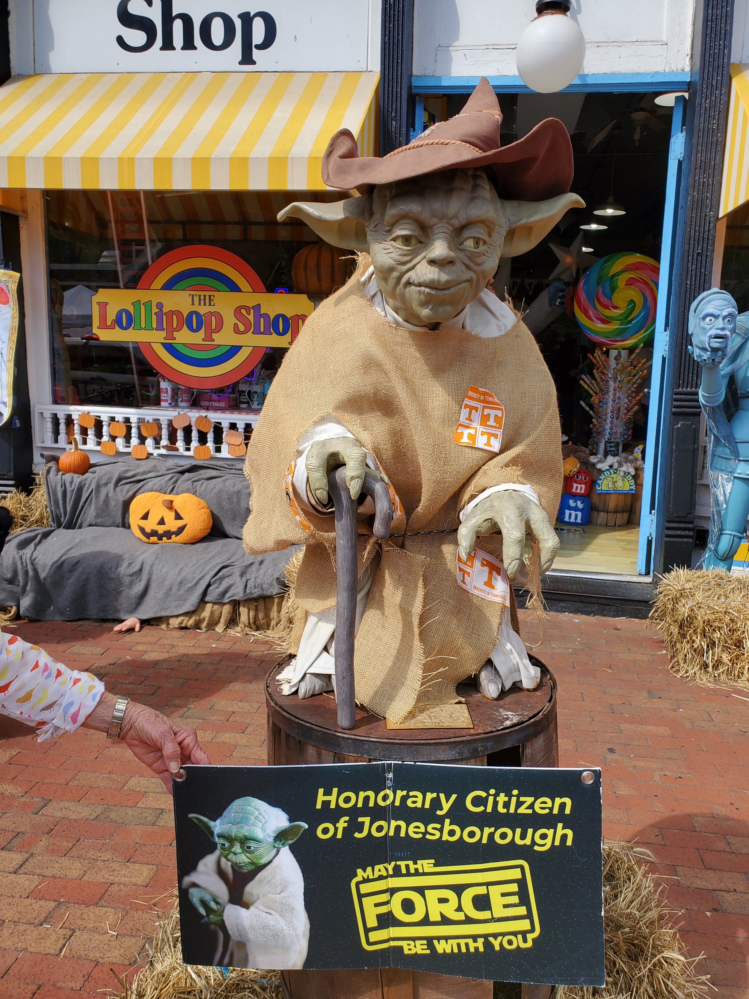 Yoda statue at Lollipop Shop on Main Street