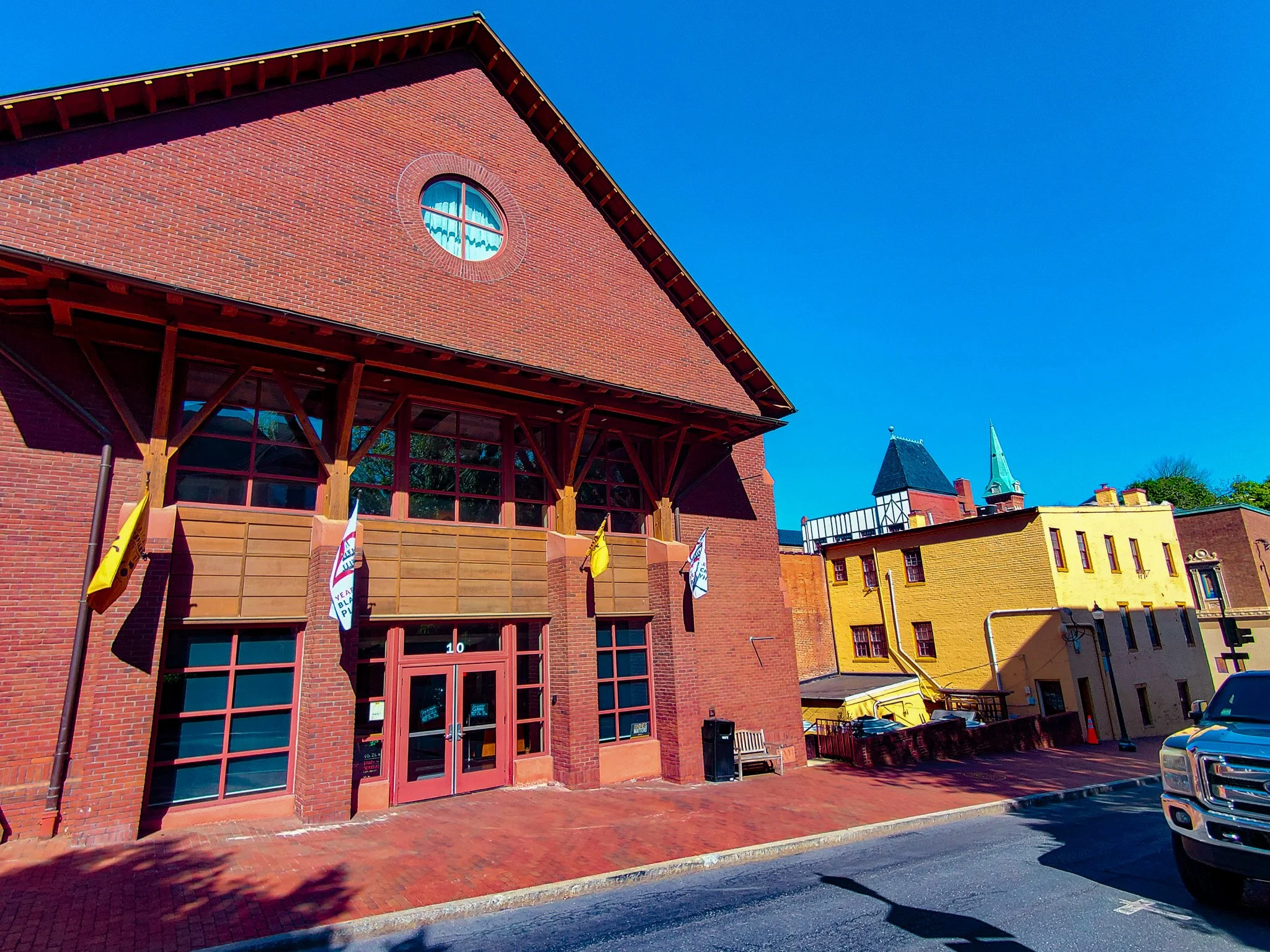 Blackfriars Playhouse front Staunton VA.jpg