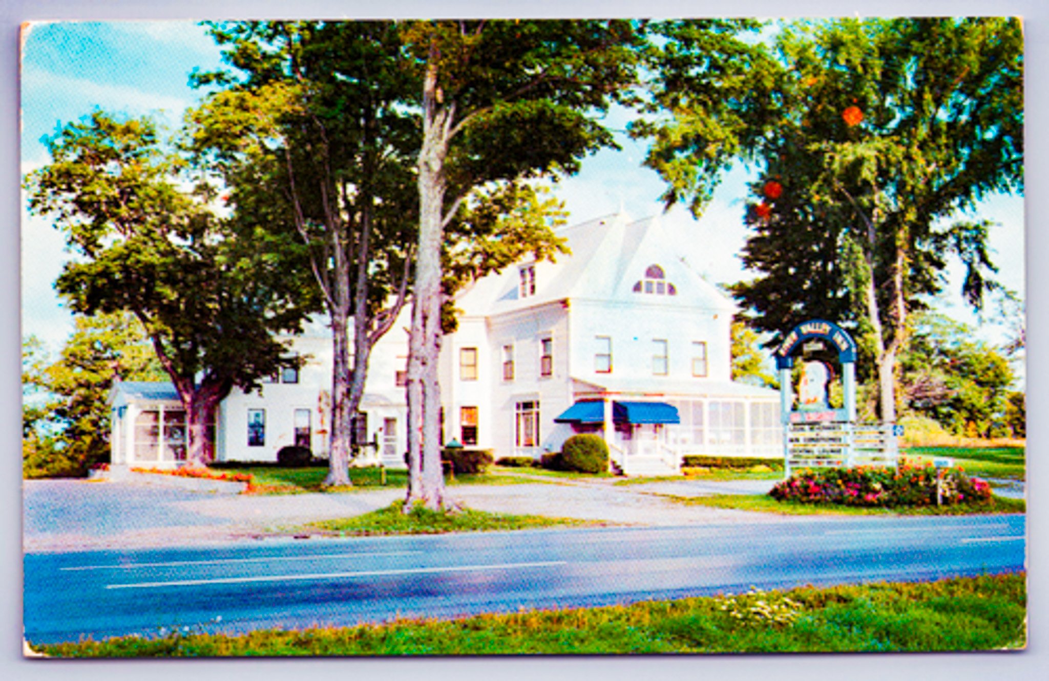 River Valley Inn postcard Mannsville NY.jpg