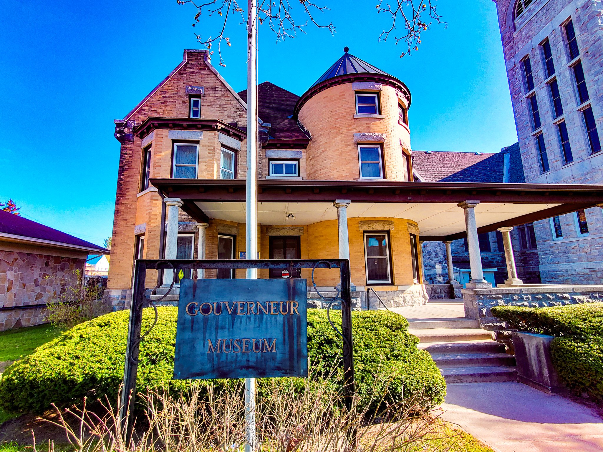 Gouverneur Museum NY with sign.jpg