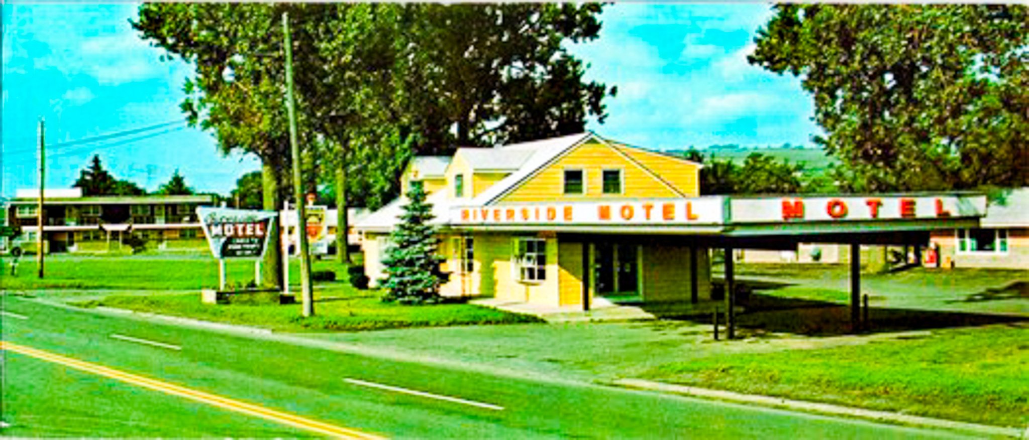 Riverside Motel postcard Cortland NY.jpg
