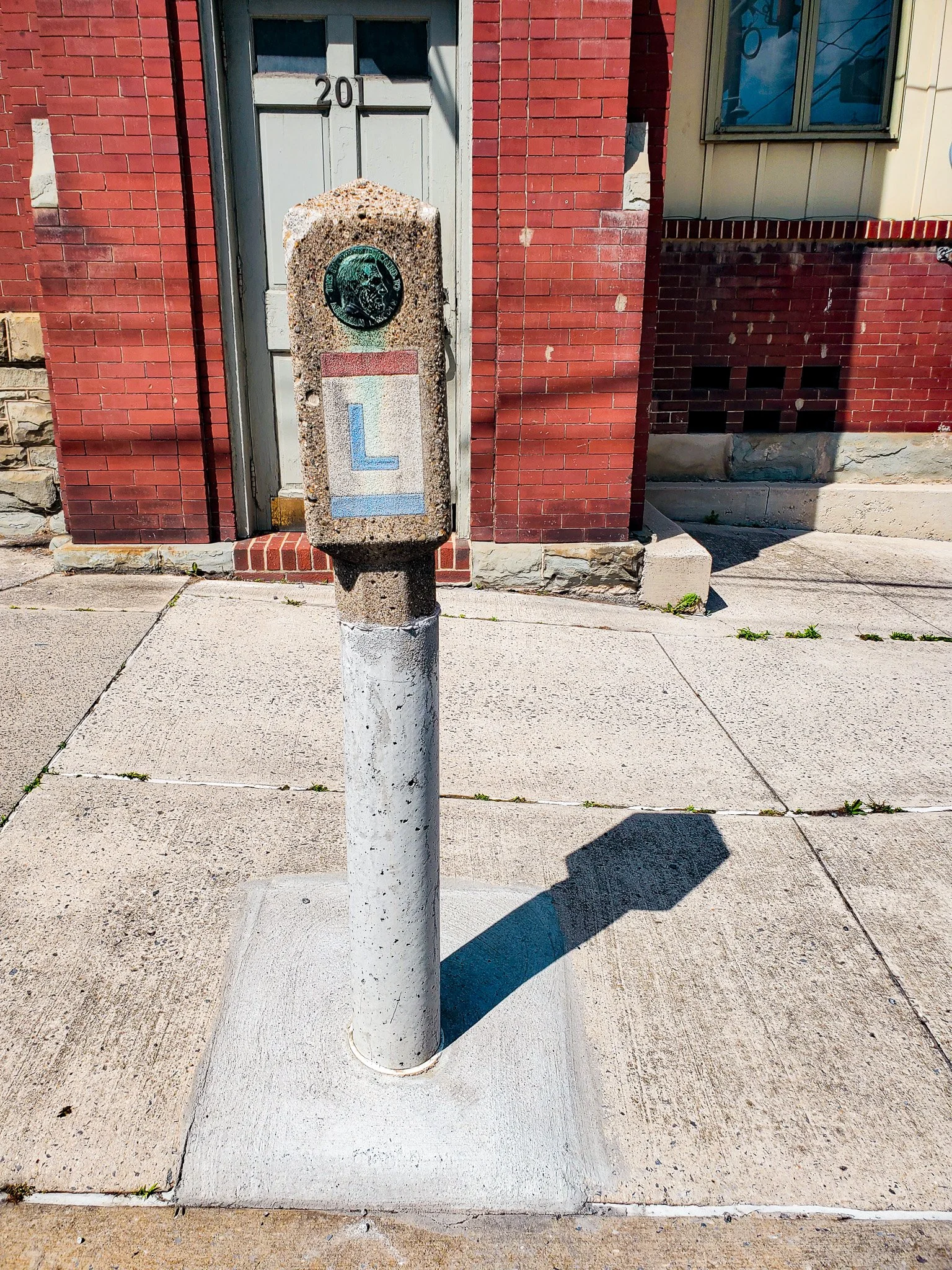 Lincoln Highway marker front Chambersburg PA.jpg