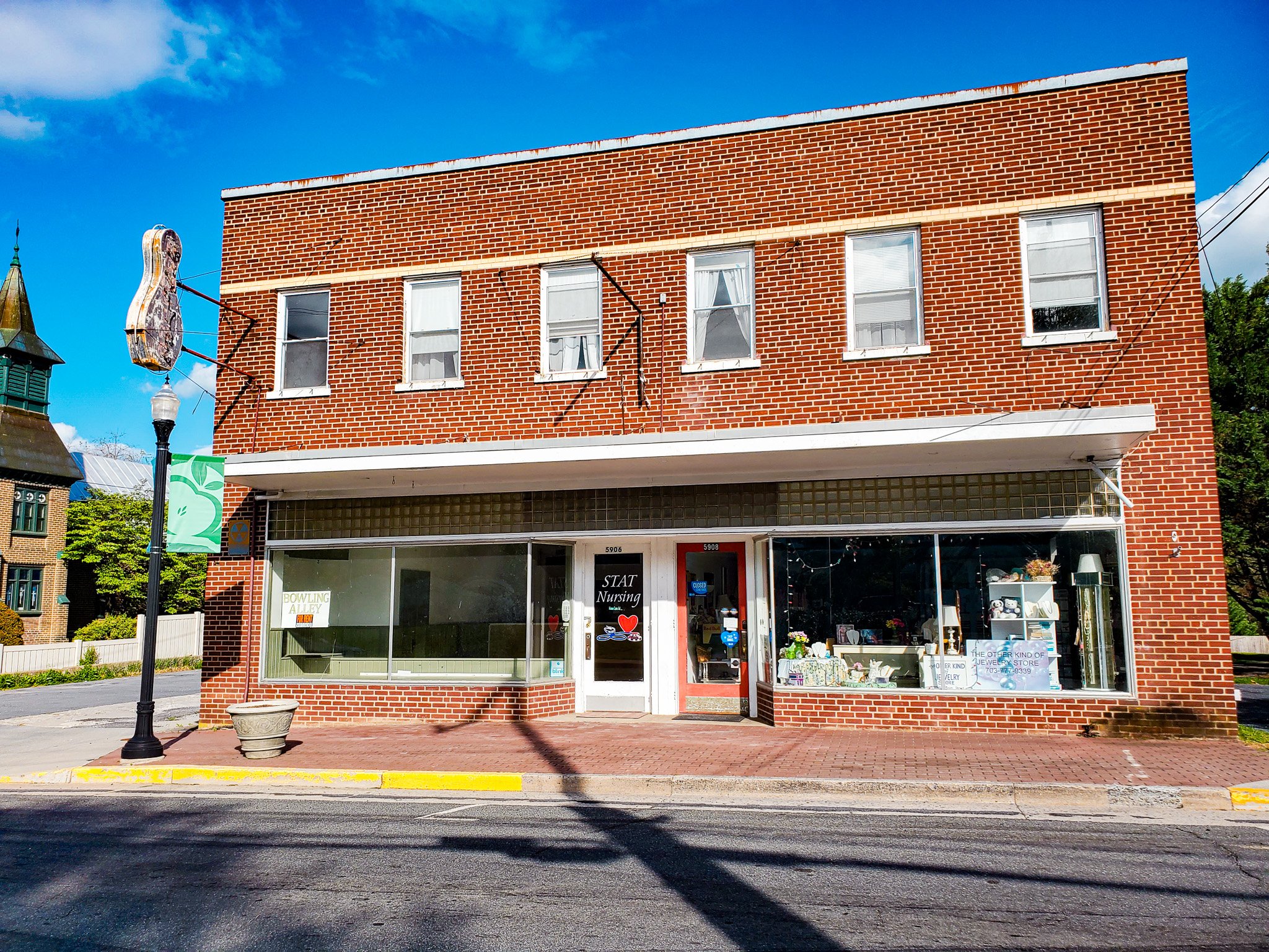 Shenandoah Lanes building front Mt Jackson VA.jpg