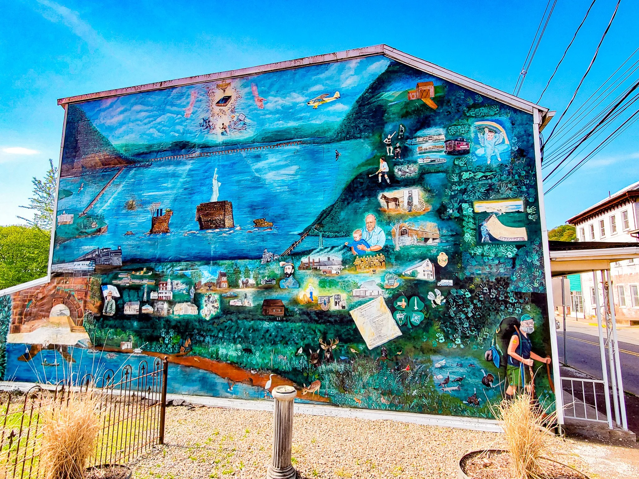Mural at Duncannon PA.jpg