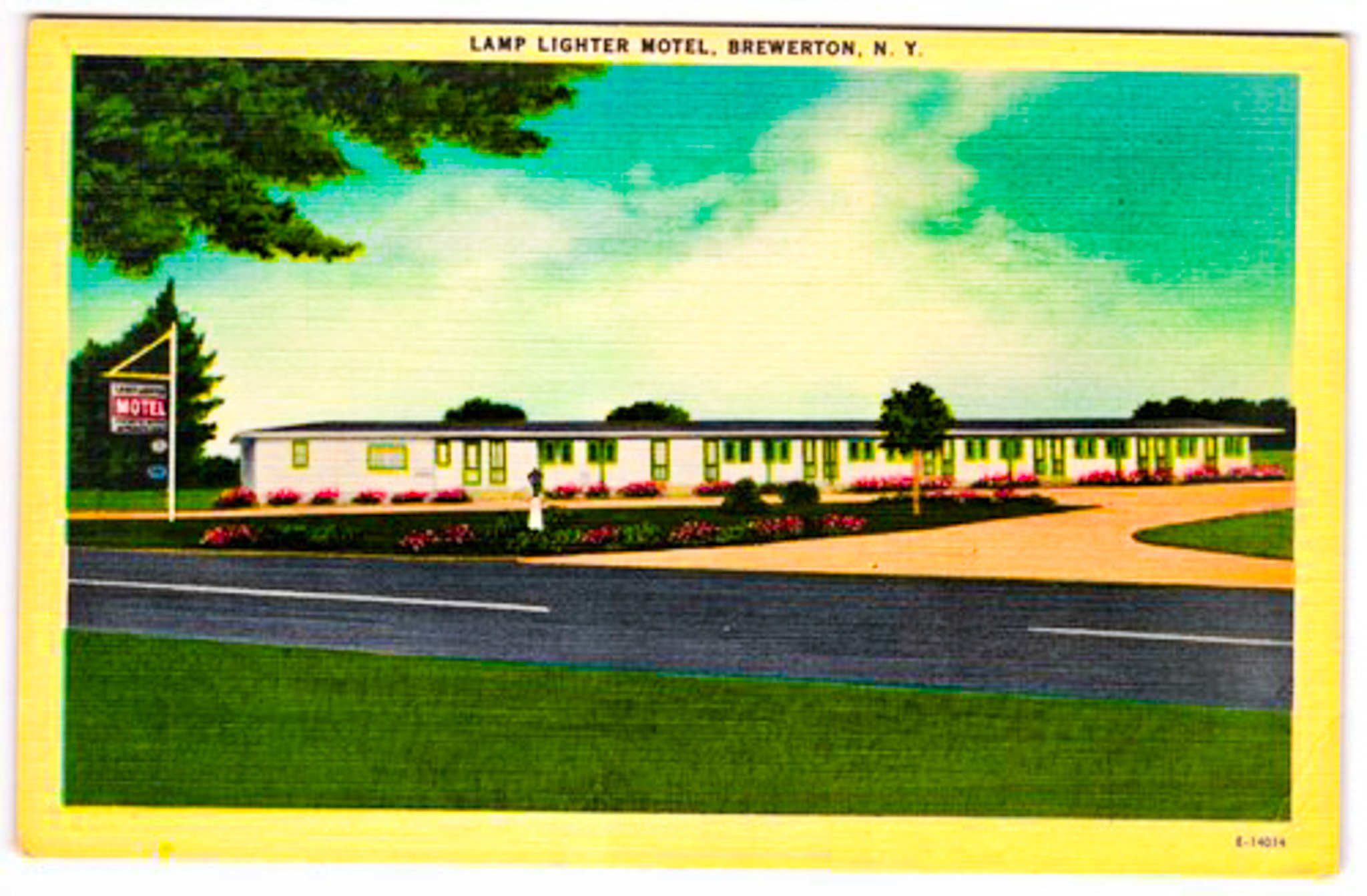 Lamplighter Motel postcard Brewerton NY.jpg