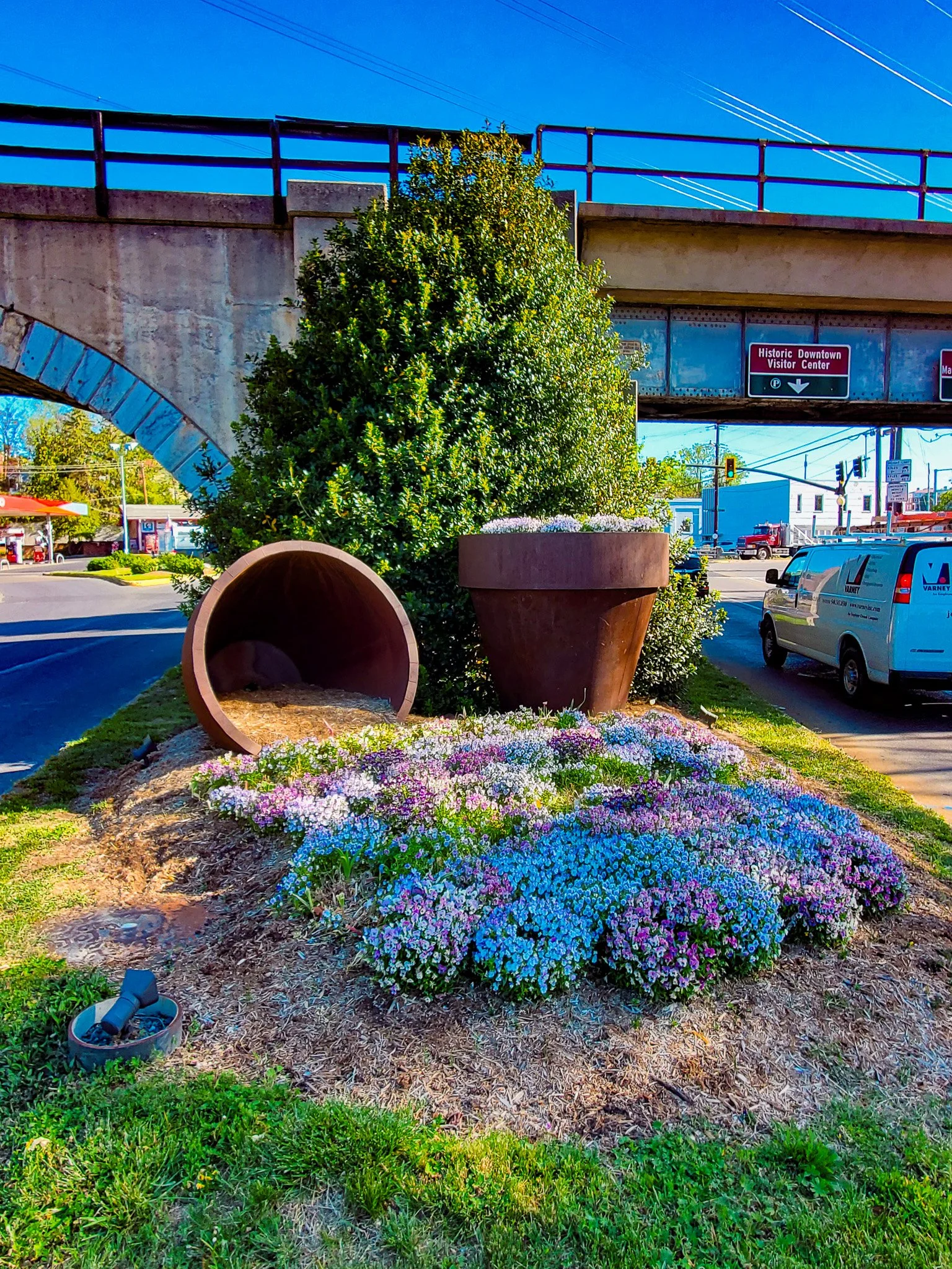 Large flower pots Staunton VA.jpg