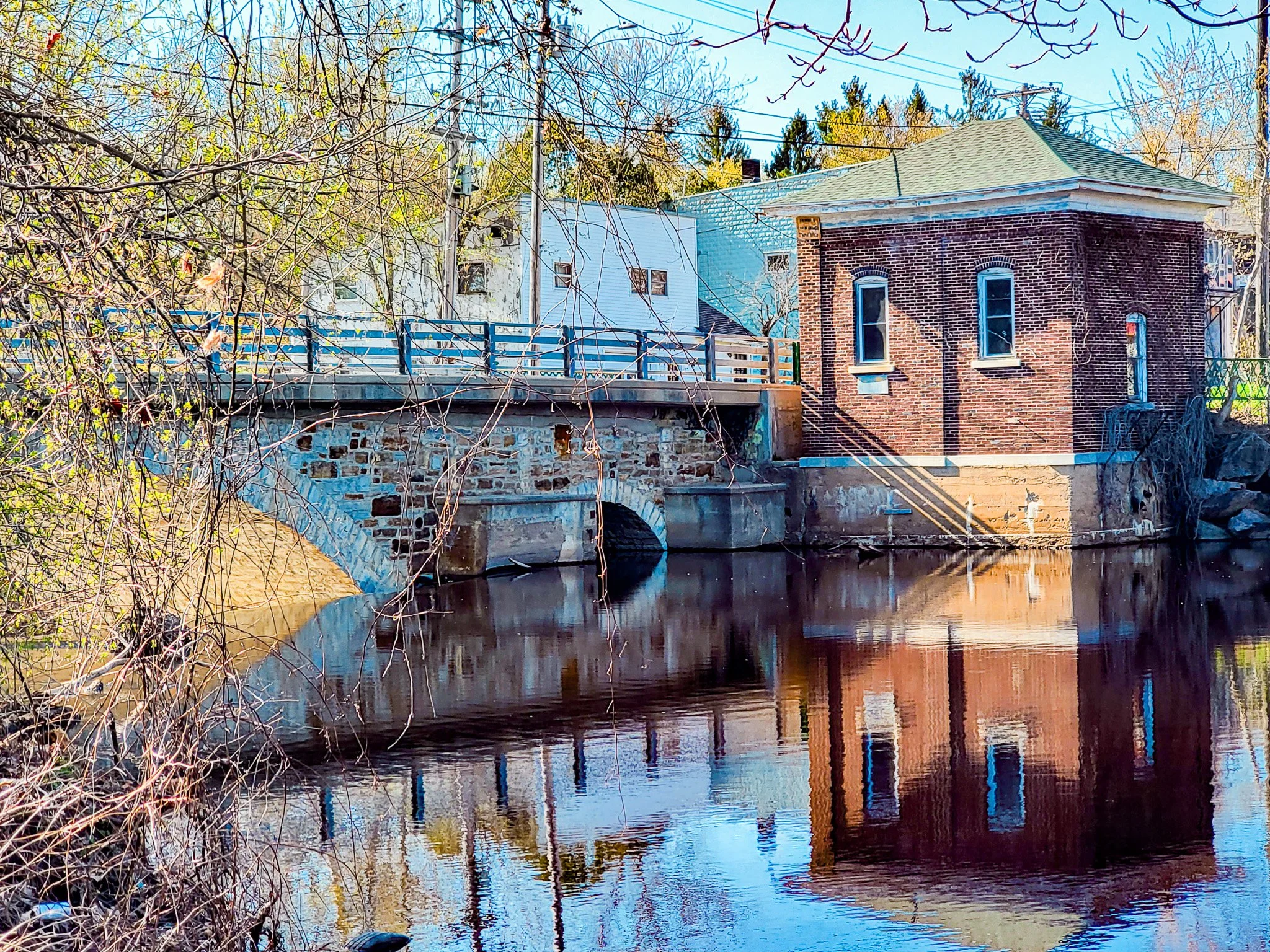 Stone arch bridge Antwerp NY closer view.jpg