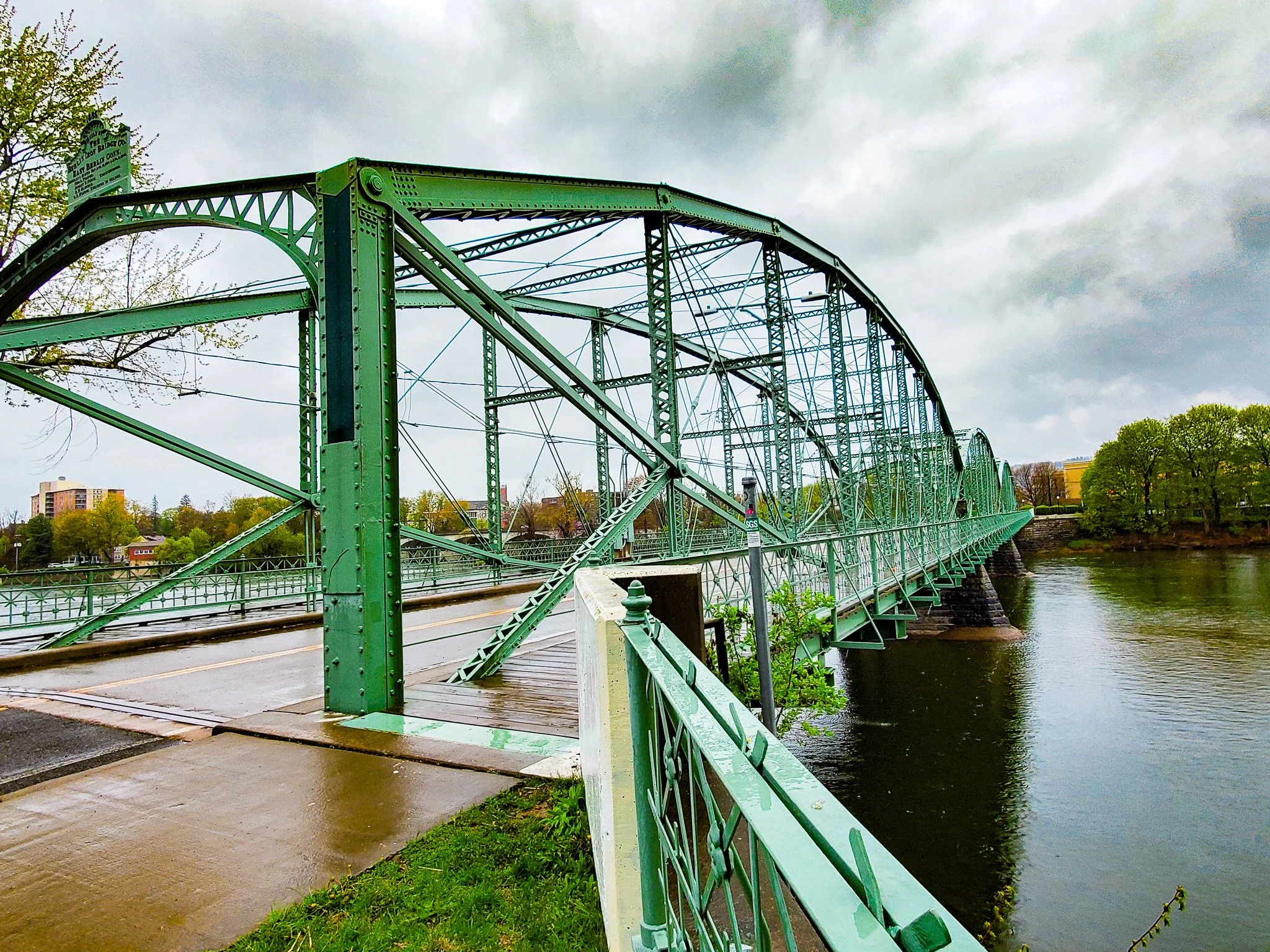 Binghamton NY bridge from 1885.jpg