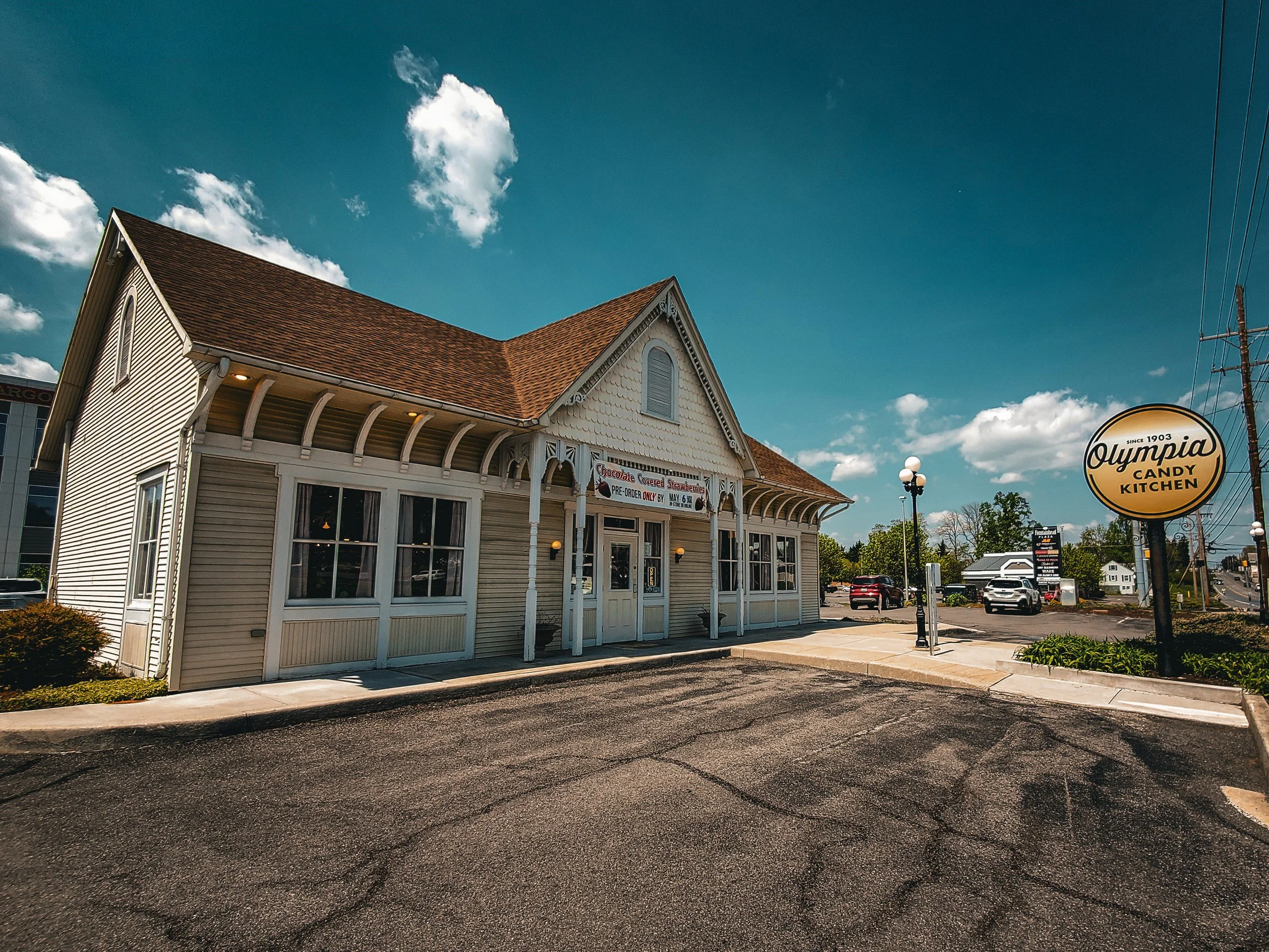 Olympia Candy Kitchen building Hagerstown MD.jpg