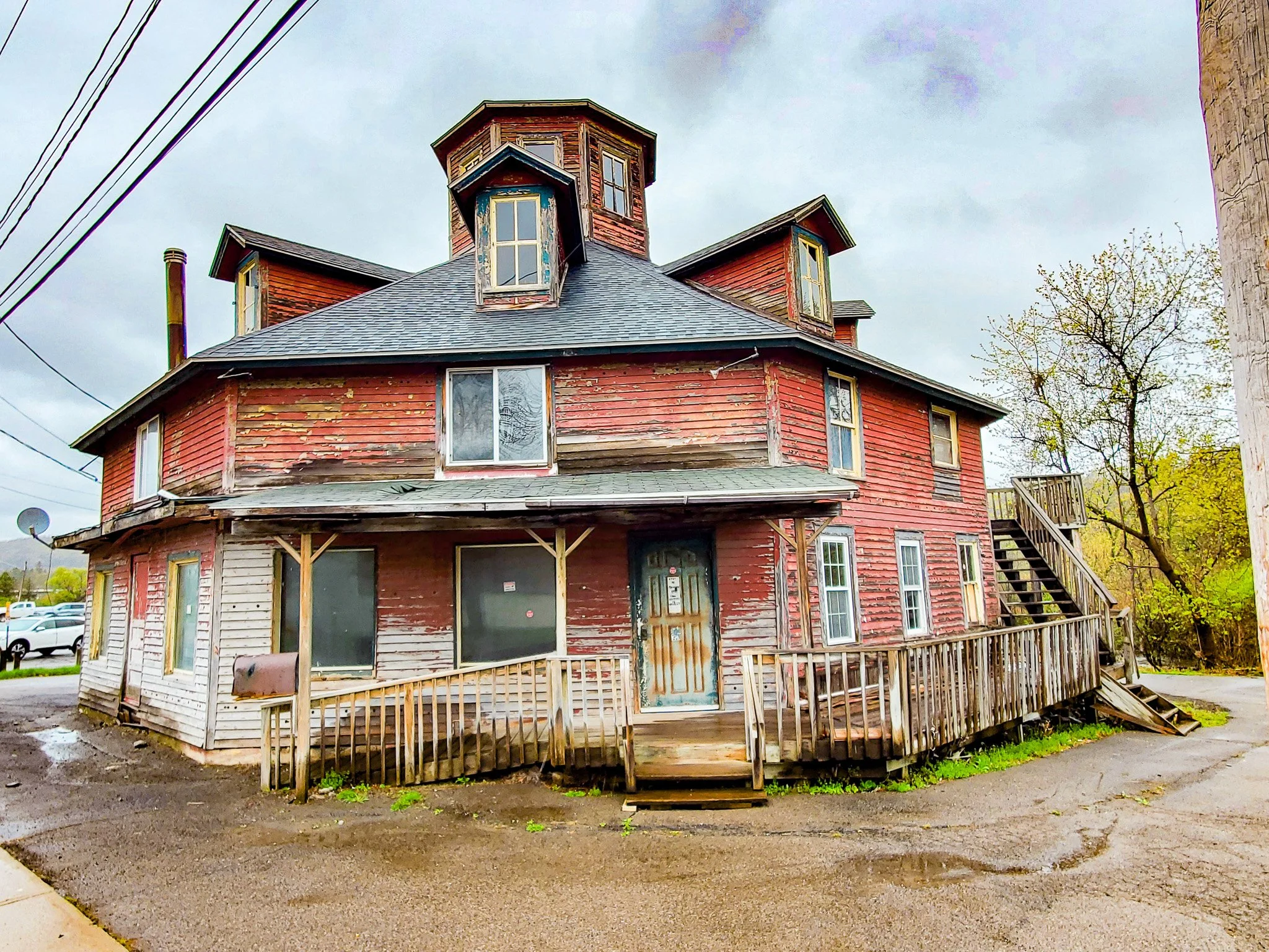 Octagonal Circus House Homer NY.jpg