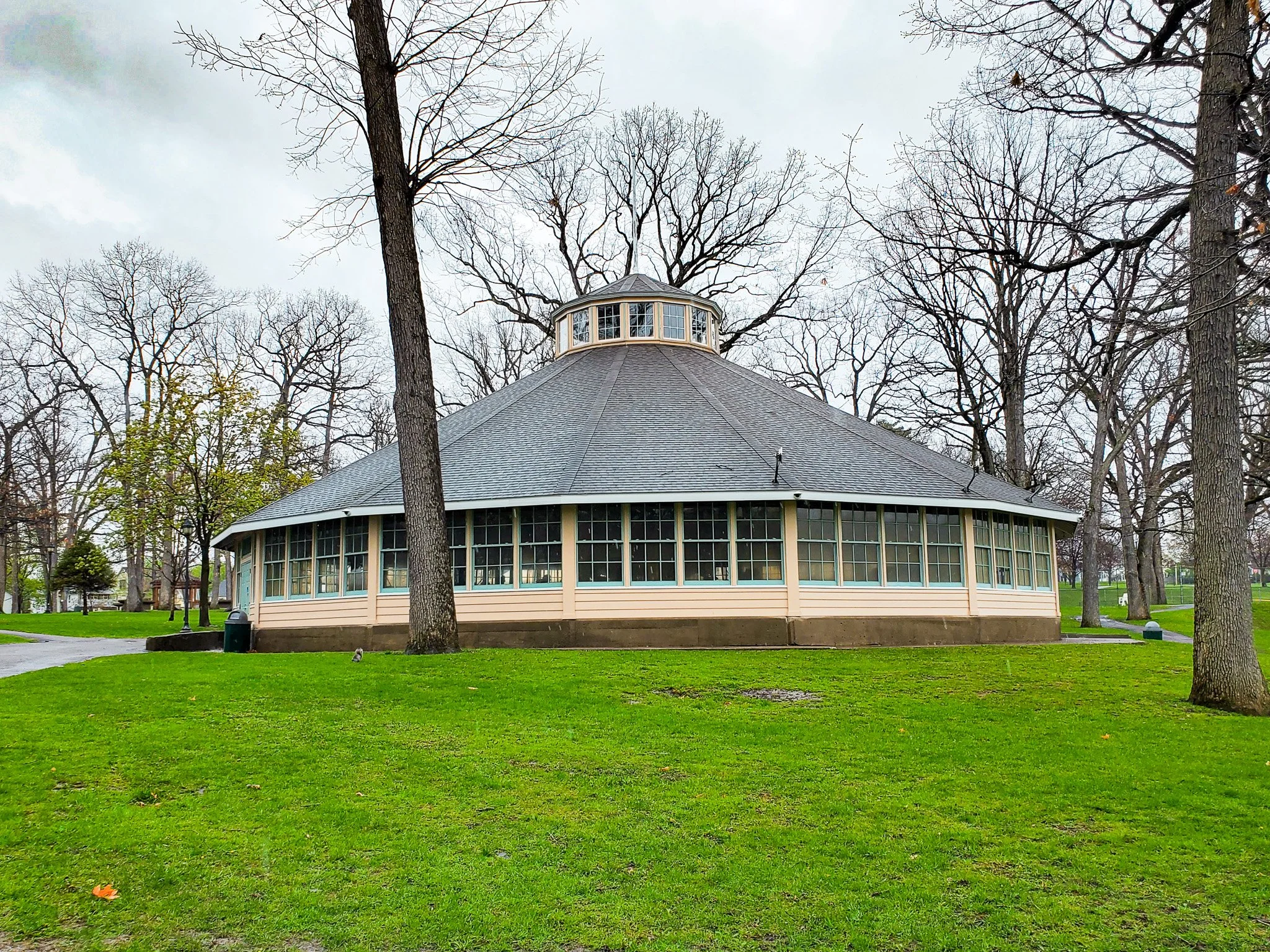 Carousel building in Binghamton NY.jpg