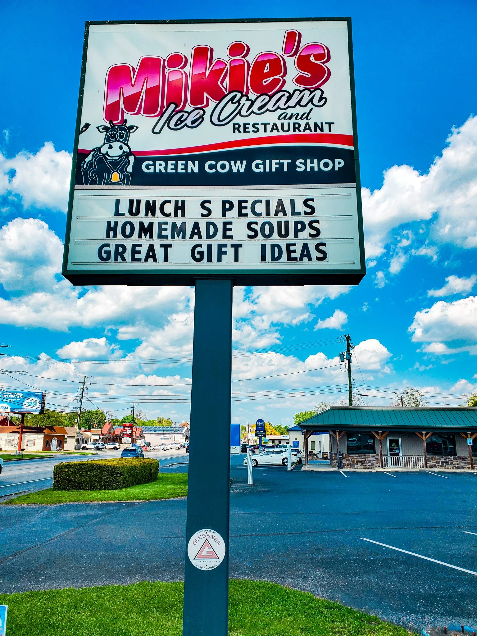 Mikies Ice Cream sign Greencastle PA.jpg