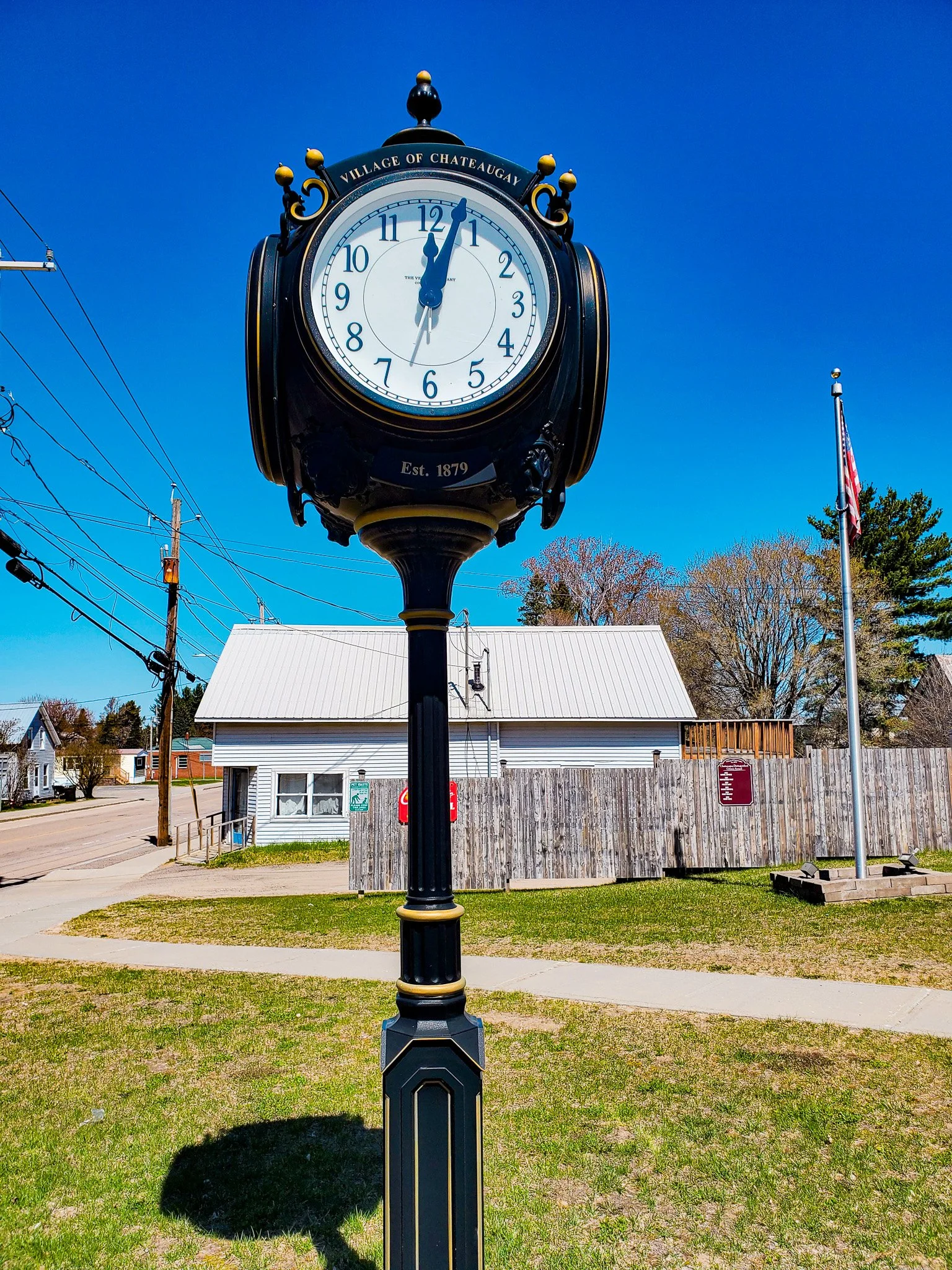 Chateaugay NY clock on pole.jpg