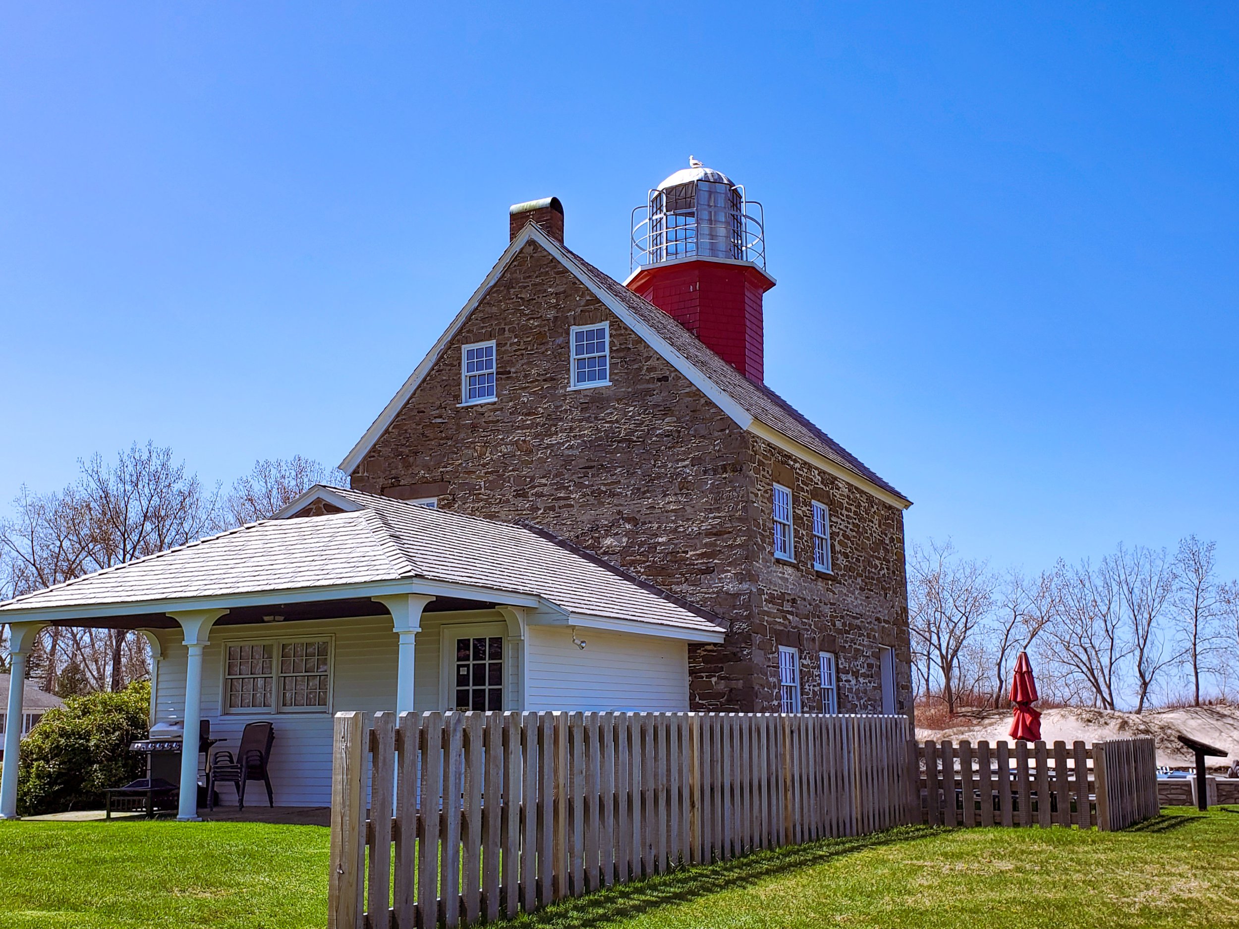 Selkirk Salmon R 1838 Lighthouse Pulaski NY.jpg