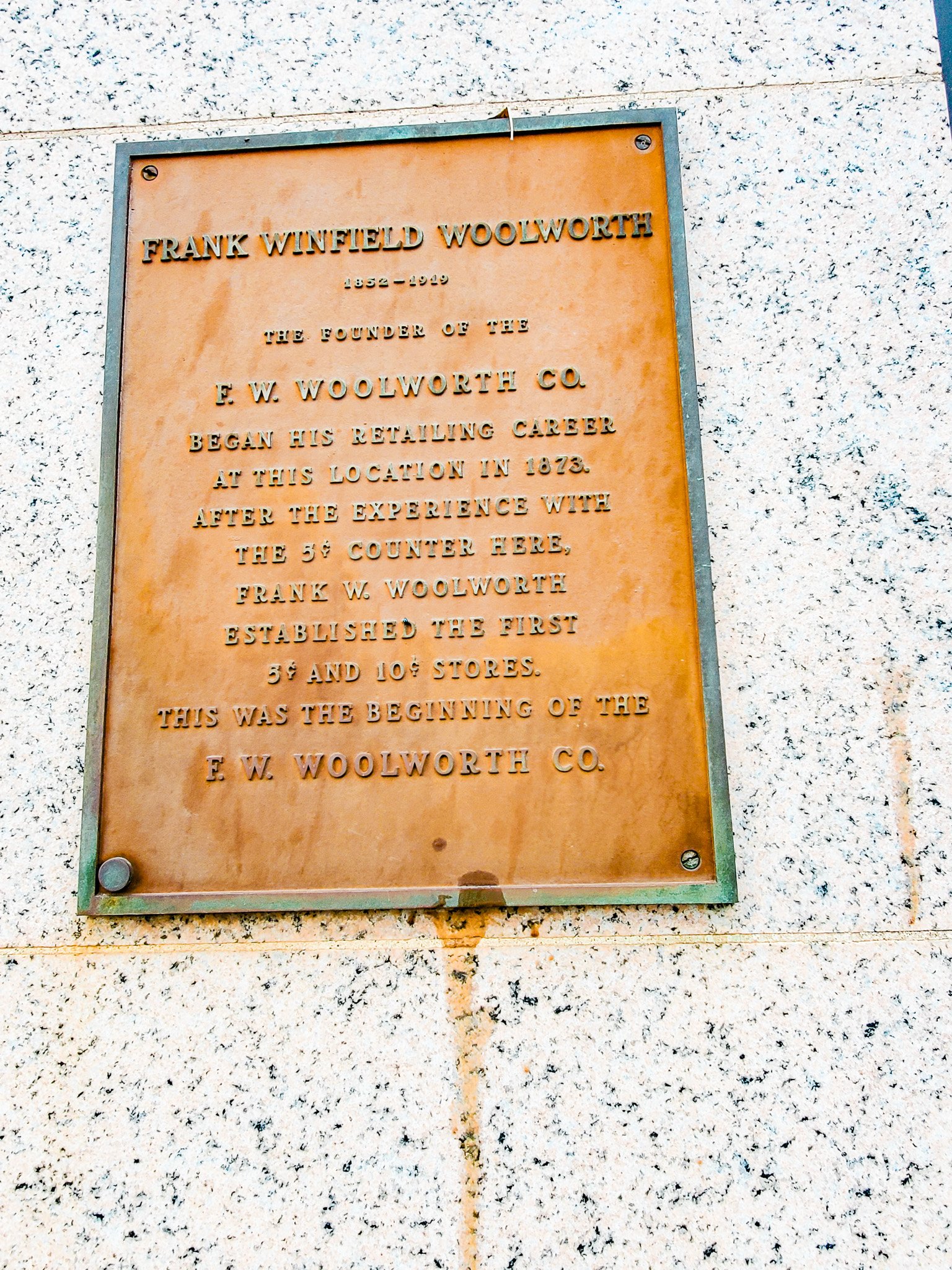 FW Woolworth plaque Watertown NY.jpg