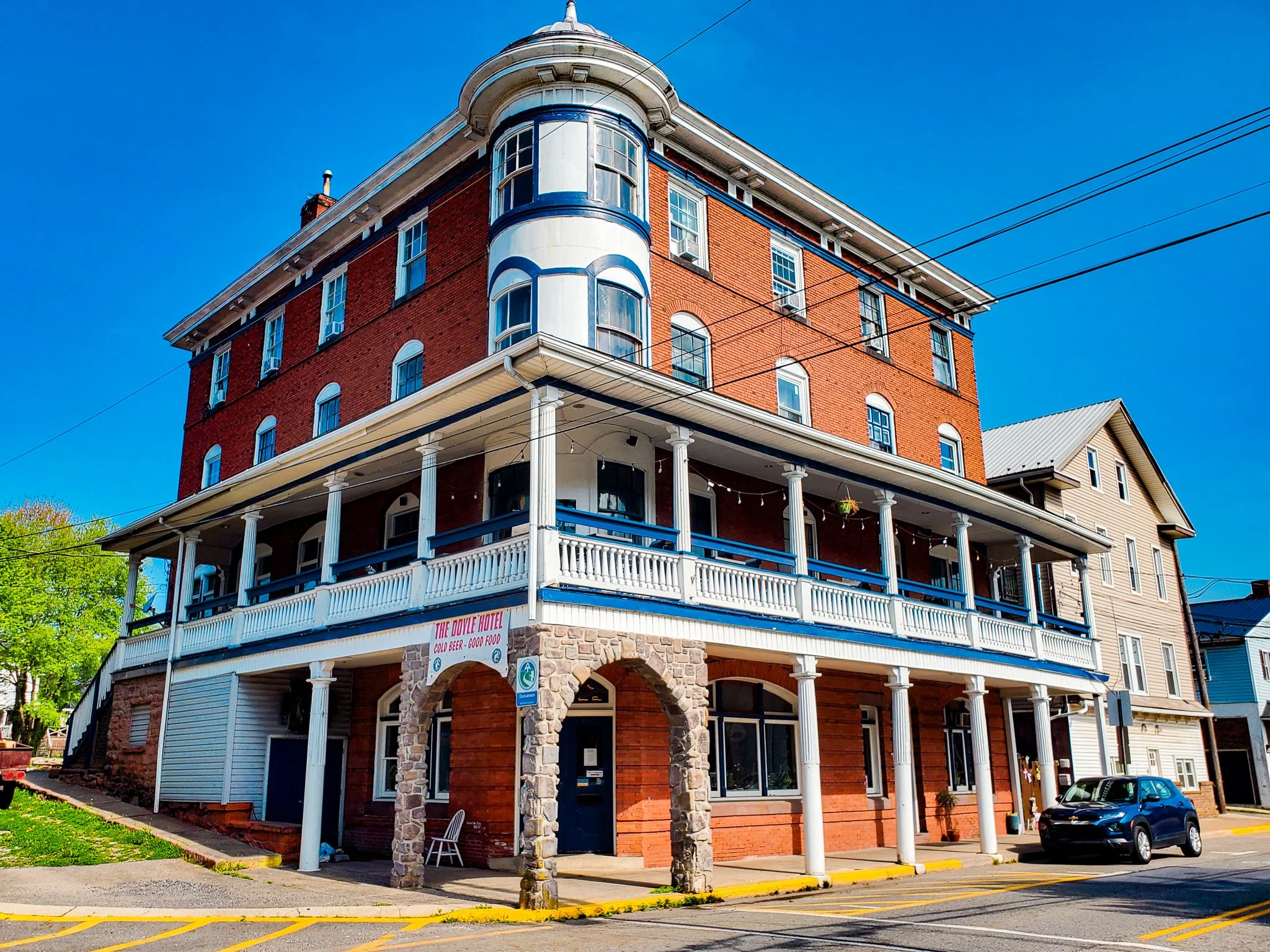 Doyle Hotel closeup Duncannon PA.jpg