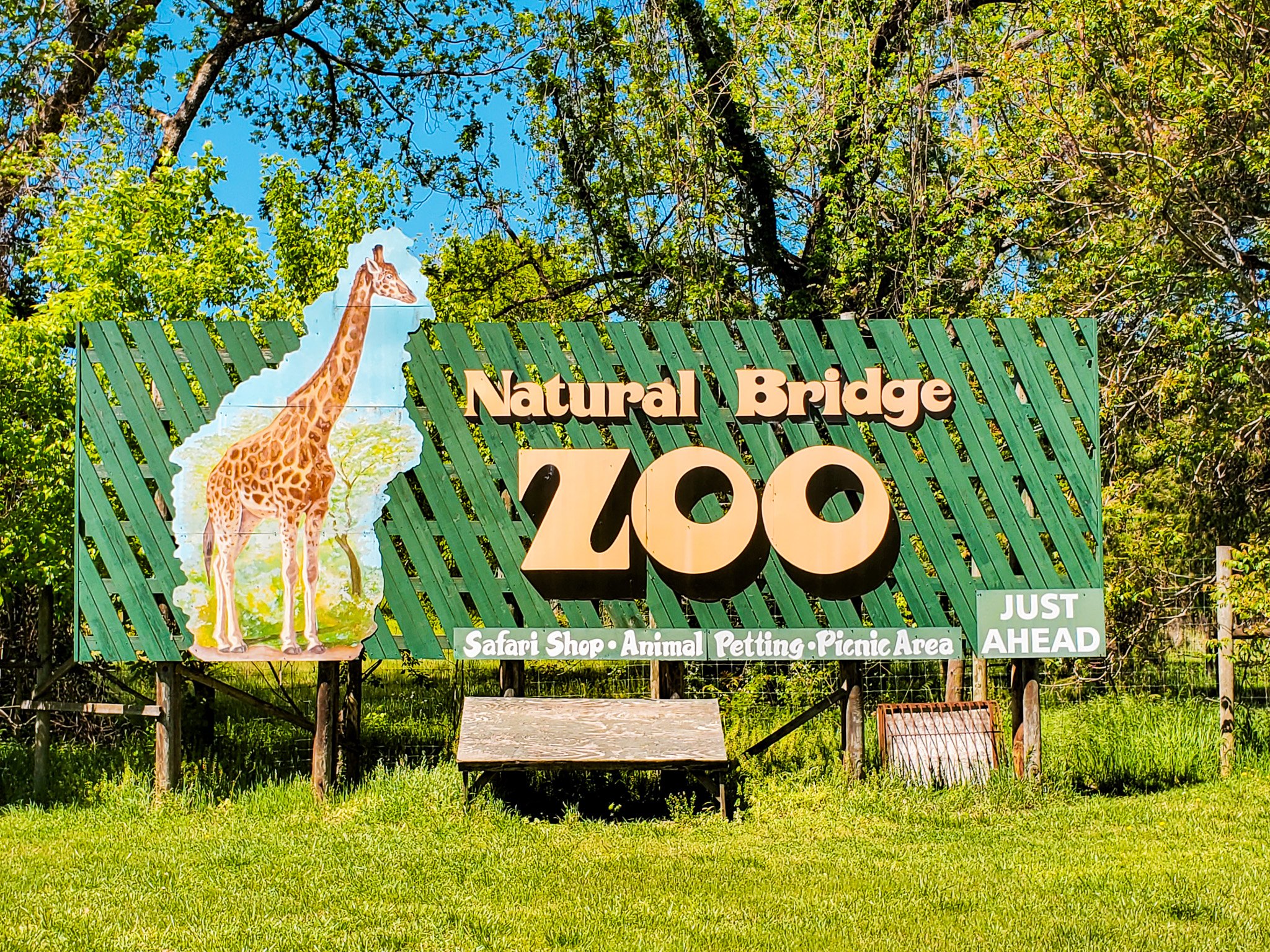 Natural Bridge Zoo sign Natural Bridge VA.jpg
